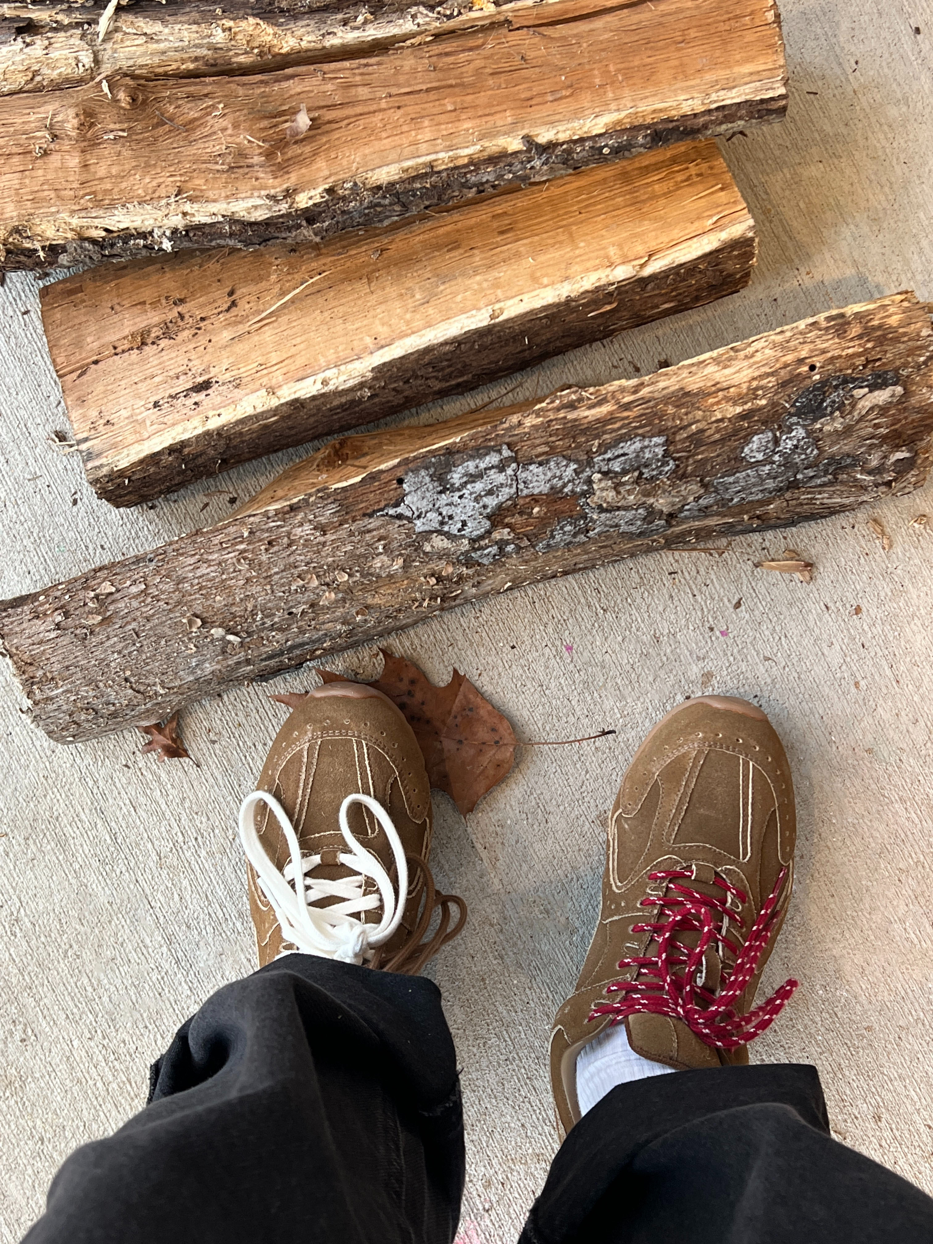 suede sneakers, black barrel jeans, and a little chaos in the laces 🪵
I wear these jeans almost every day—they’re structured but slouchy in the best way
linked both + the exact sneaker color 

 #LTKStyleTip
