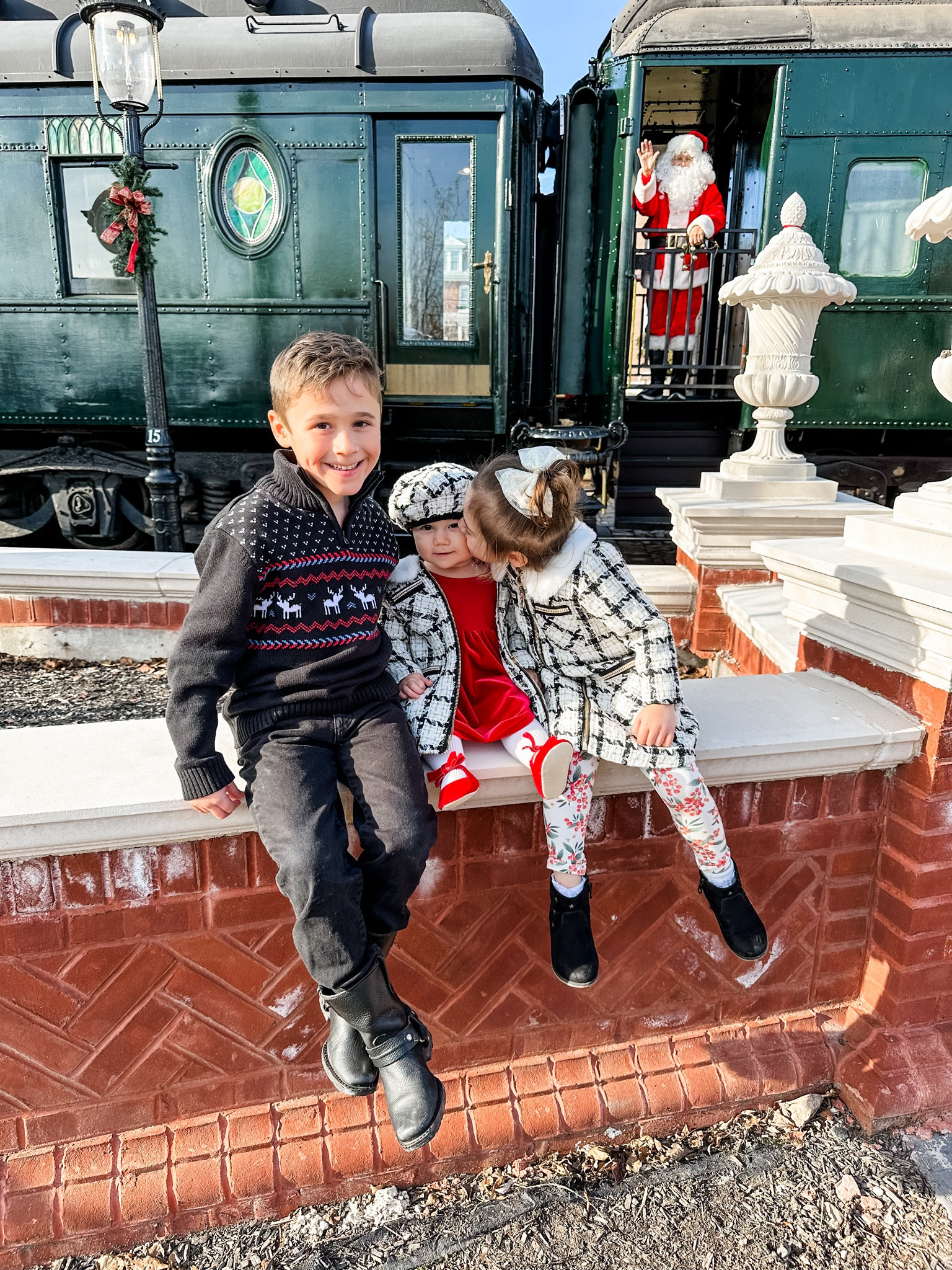 Christmas train ride 🎄



#LTKHoliday #LTKkids #LTKbaby