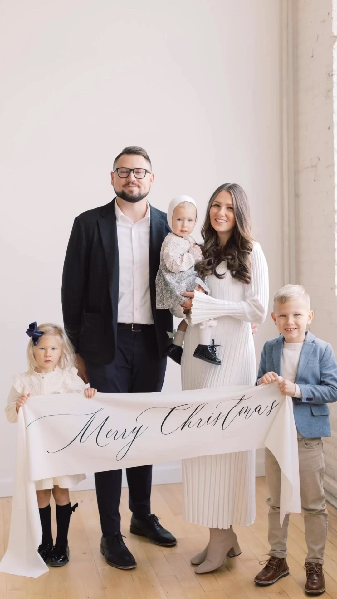 My viral Merry Christmas banner is back in stock for the season! Perfect for holiday photoshoot with the family 🎄 Can be full customized on Etsy 🎄🎄🎄Minimalist Christmas Banner - Christmas Photoshoot - Holiday Photos - LTKChristmas - Christmas DIY

#LTKHoliday #LTKSeasonal