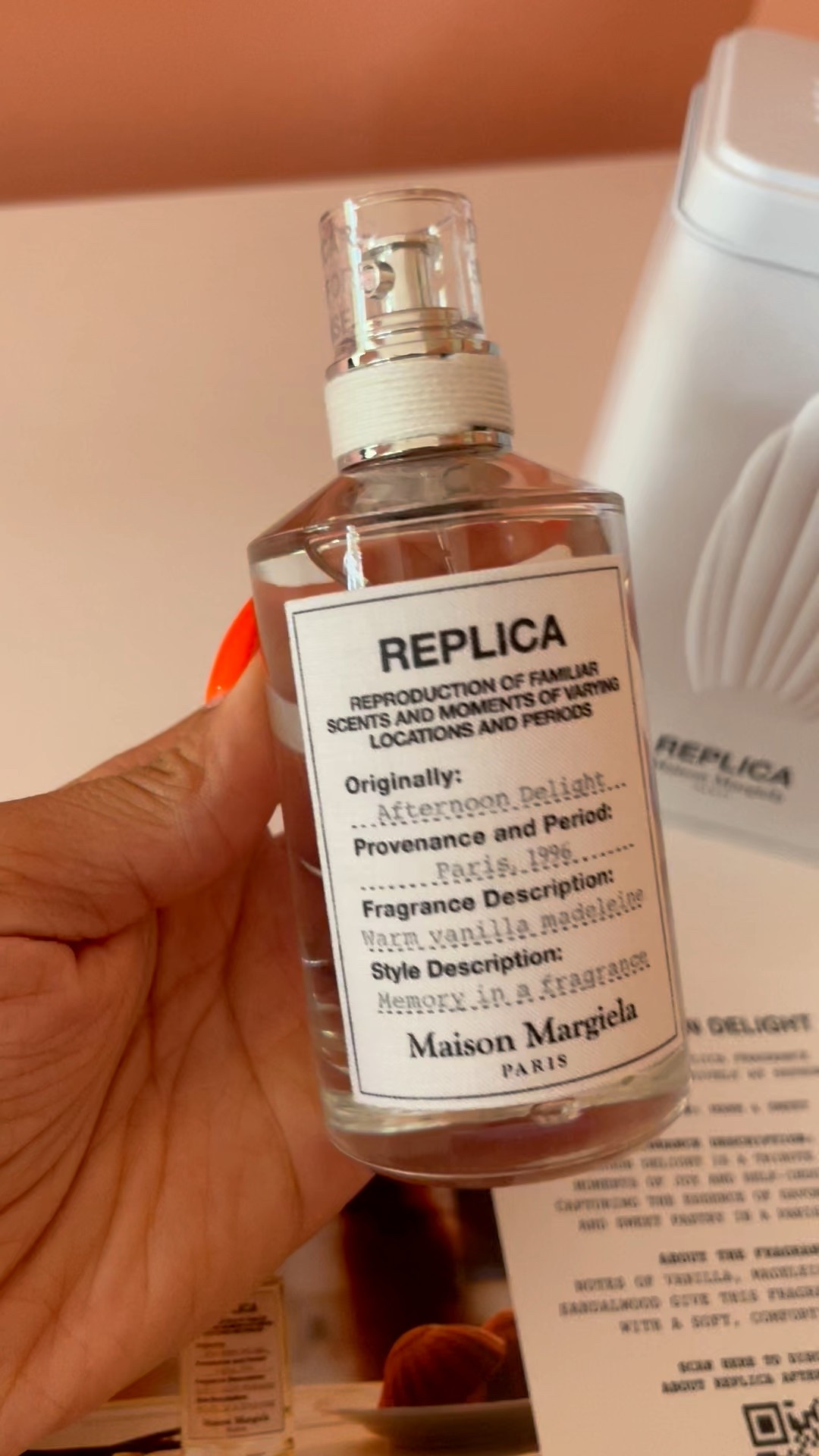 One of my favorite fragrances, perfect for this season!