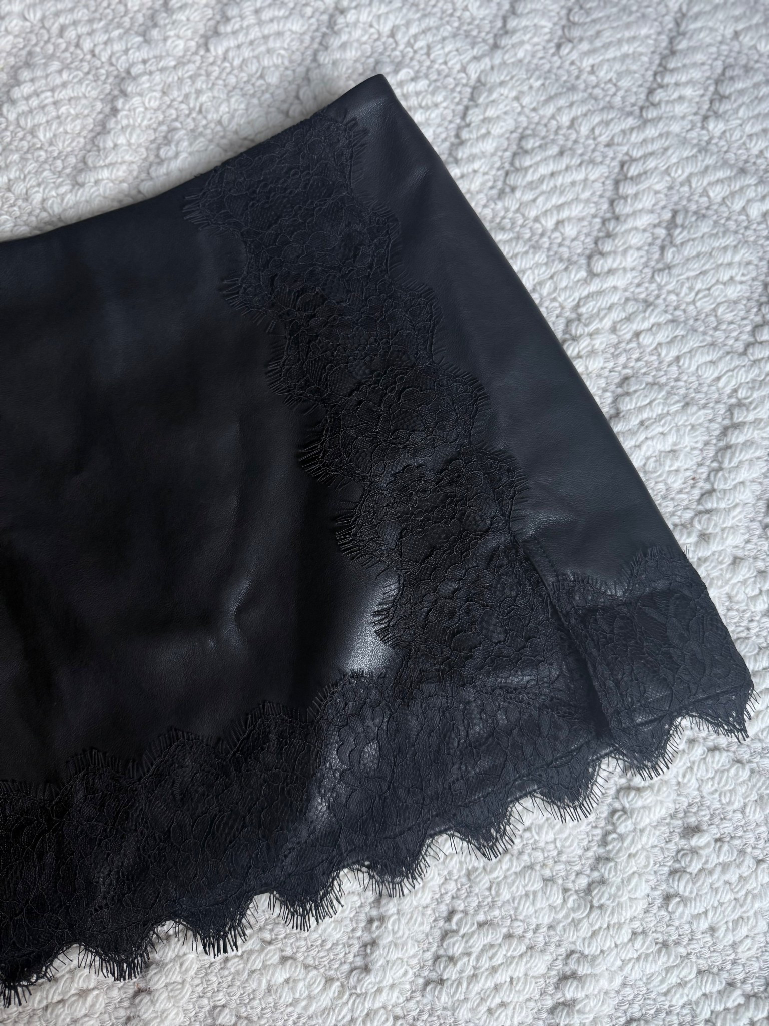 Best holiday skirt

Lulus skirt
Black skirt
Short black skirt
Black mini skirt
Leather skirt
Leather mini skirt
Lace skirt
Black lace skirt
Holiday outfit
Thanksgiving outfit inspo
Black Friday 

#LTKootd #LTKCyberWeek