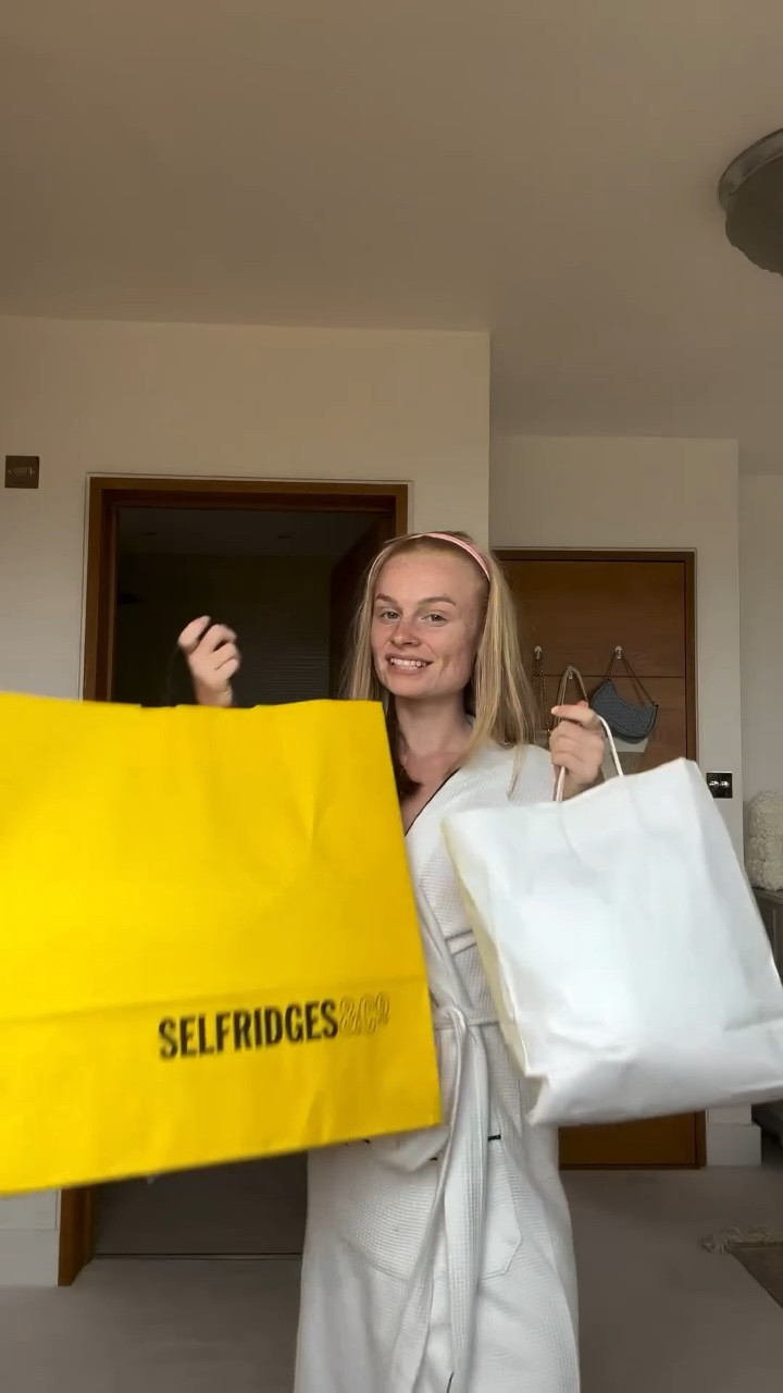 A quick shopping haul! 

Socks from Urban Outfitters, my bracelets and hair clips are from Brandy Melville but have linked alternatives, my shorts and best top are also from Brandy Melville, Rodeo Baby Tee is Urban Outfitters, maxi skirt is Brandy Melville but I’ve linked some lovely alternatives, Mango Teen tie up top, and finally my ruched strapless top which is also from Mango Teen! 🎀

#LTKuk #LTKstyletip #LTKsummer