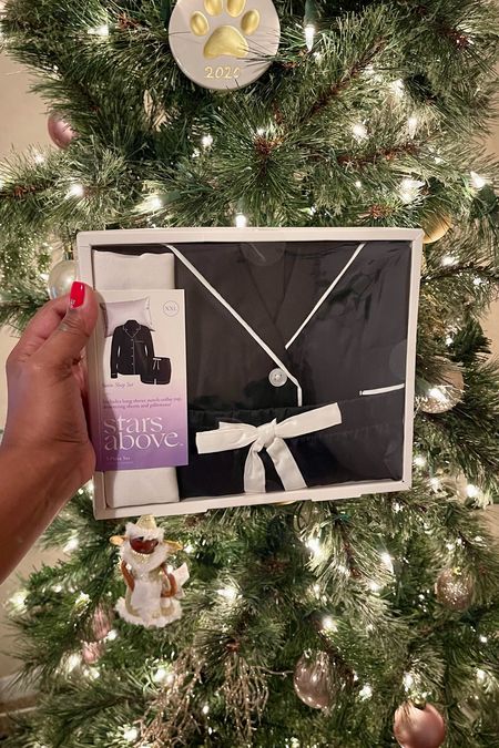 Snagged these satin pajamas and pillow case set from Target during their Black Friday sale. They’re super cute and a great gift this holiday season. 🖤

I sized up bc I like my satin pjs oversized

They also come in three other colors!  

#LTKHoliday #LTKGiftGuide #LTKSeasonal