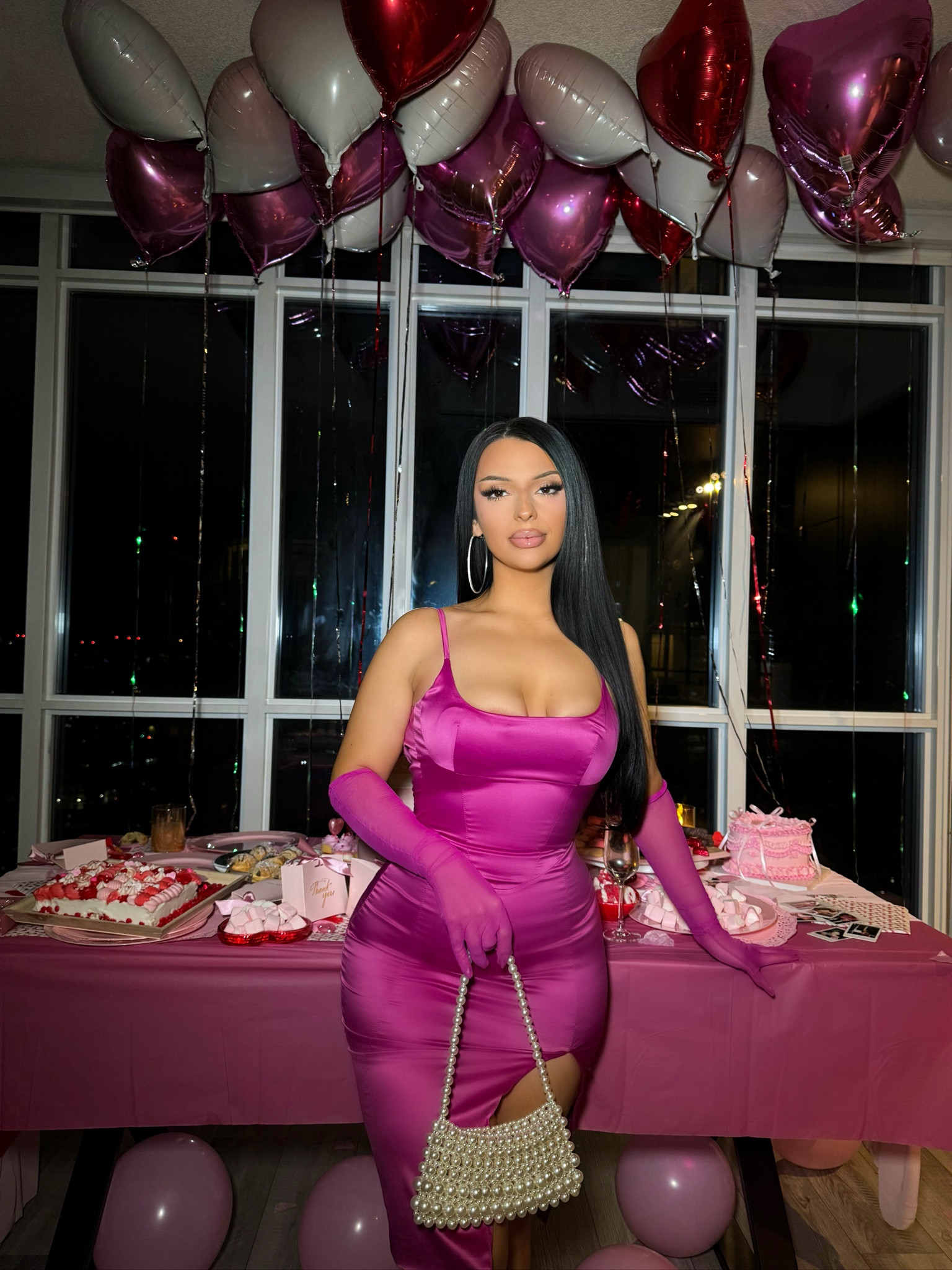 pearl purse is from pretty little thing
dress and gloves from fashion nova 

#LTKstyletip #LTKparties #LTKGala