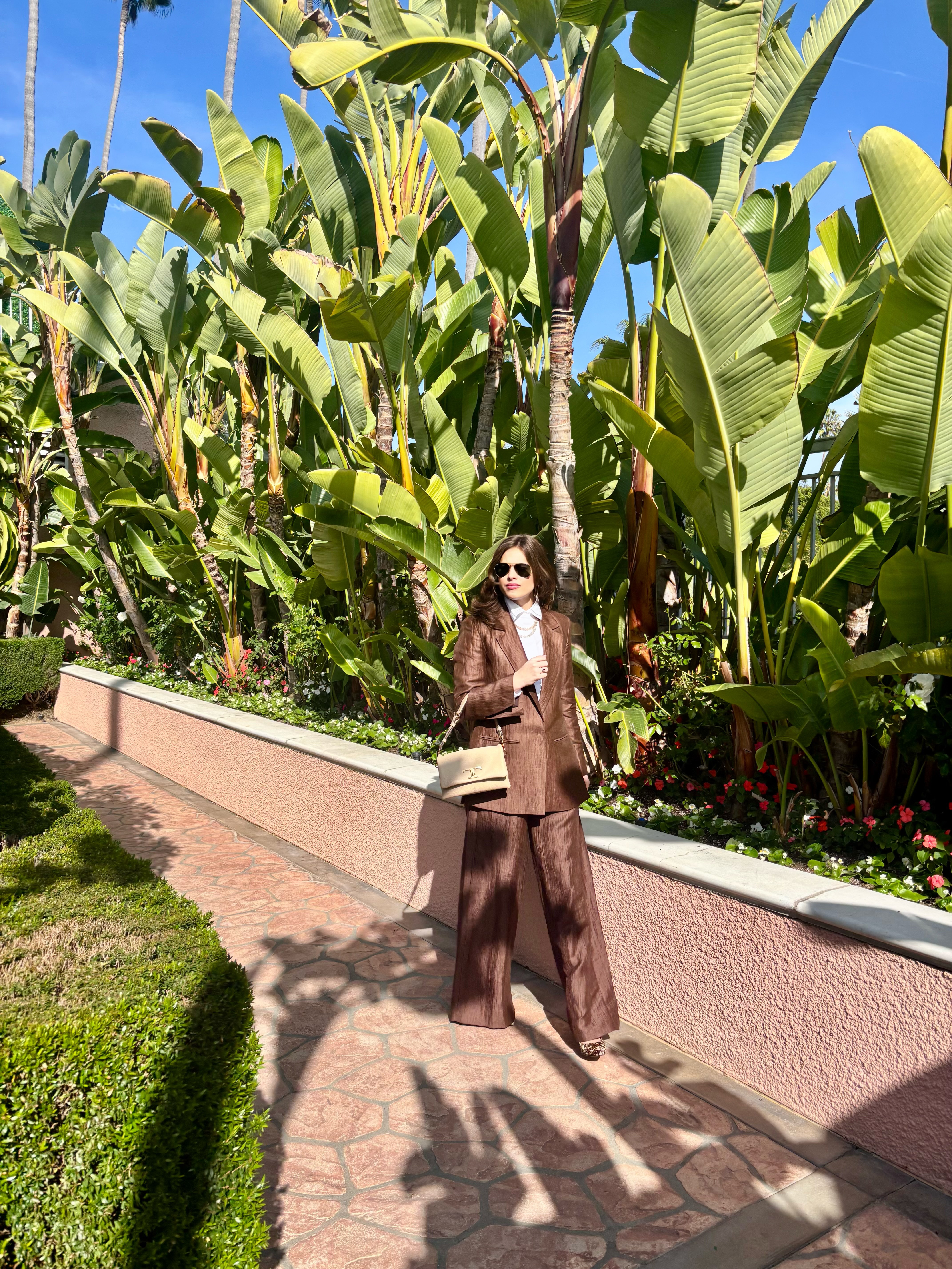 Serving old-school Hollywood power suit energy at The Beverly Hills Hotel 🌴✨ Nothing like a little sunshine, palm trees, and a power lunch at the Pink Palace. This power suit set is perfect to add effortless elegance to your look for any event. #LTKworkwear #summersuit #summerstyle #womensfashion 

 

#LTKSeasonal #LTKStyleTip #LTKWorkwear