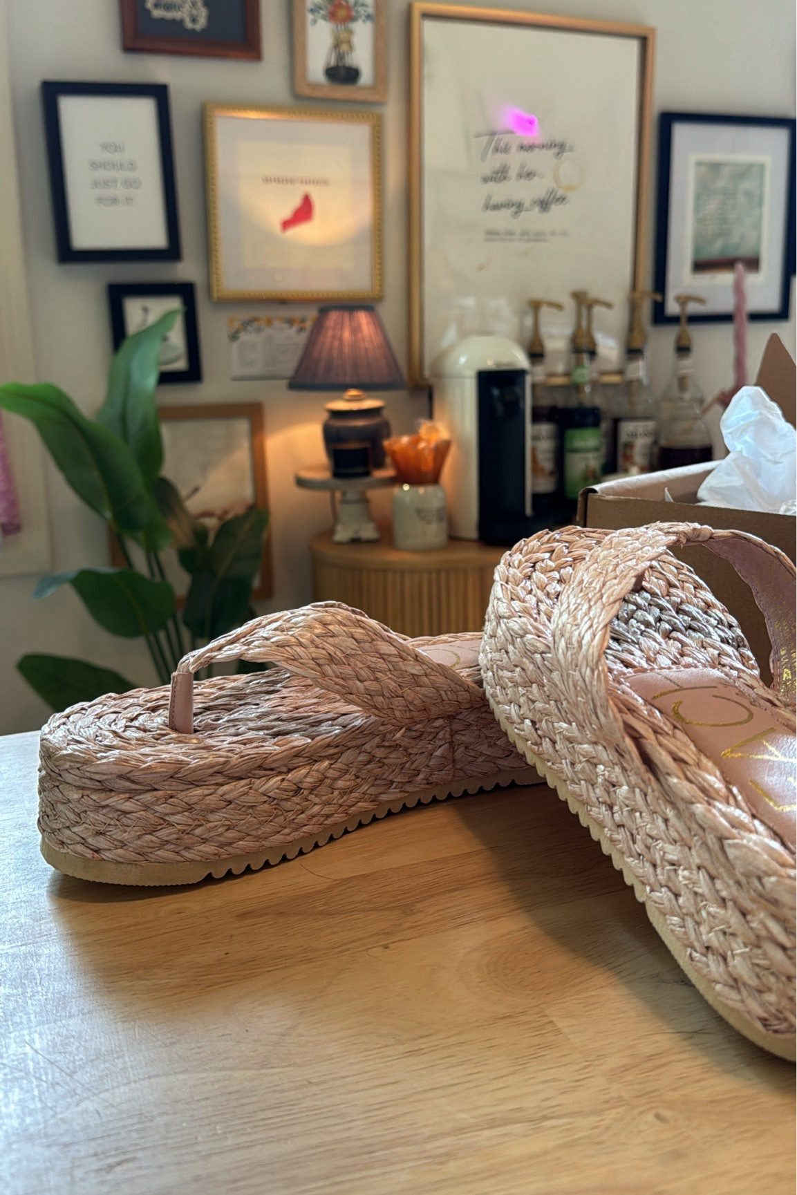 beachy sandals / color blush 
very comfy and not scratchy 