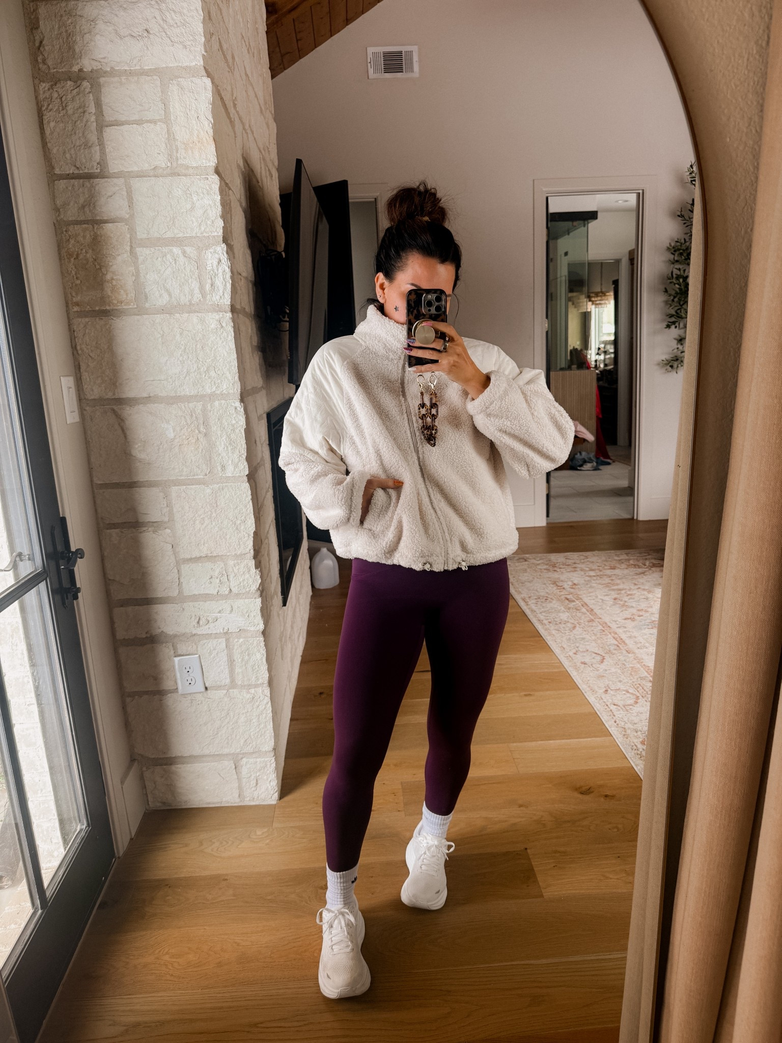 Sherpa: XL
Leggings: Large (BWCXSPANX)
Hoka’s; TTS


#LTKActive #LTKfitnessgoals #LTKmorningroutine