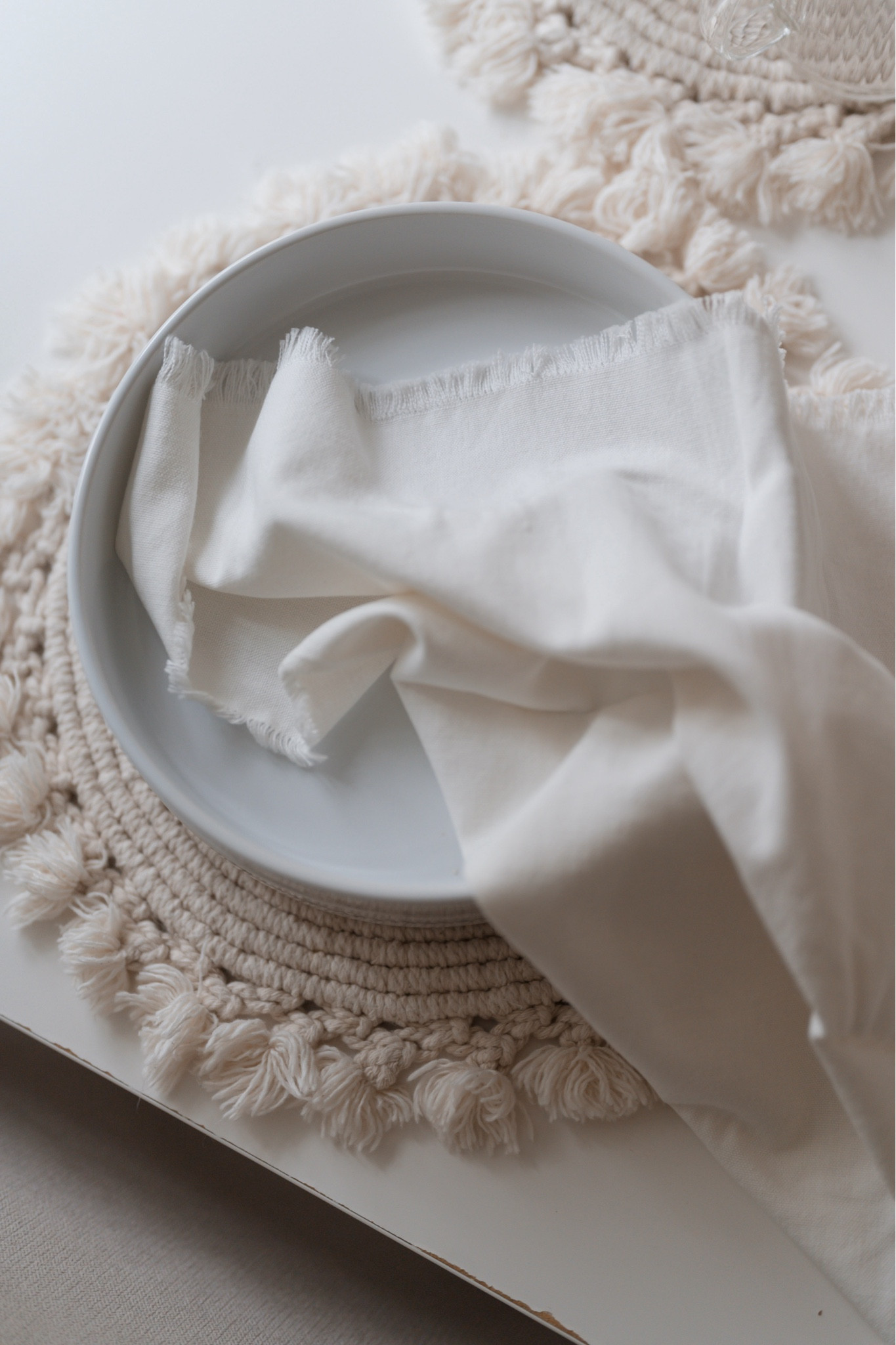 dinner bowls 🍚 

home styling, home finds, target finds, dinner bowl, dinner bowl white, threshold finds, white bowls, dinnerware, stoneware dinner bowl, kitchen finds, at home

#LTKhome