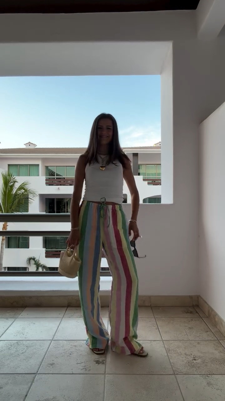 💛🧡🩷💚

#ootd #linenpants #vacationoutfit #summeroutfitideas #everydayoutfits

#LTKootd #LTKSeasonal #LTKTravel