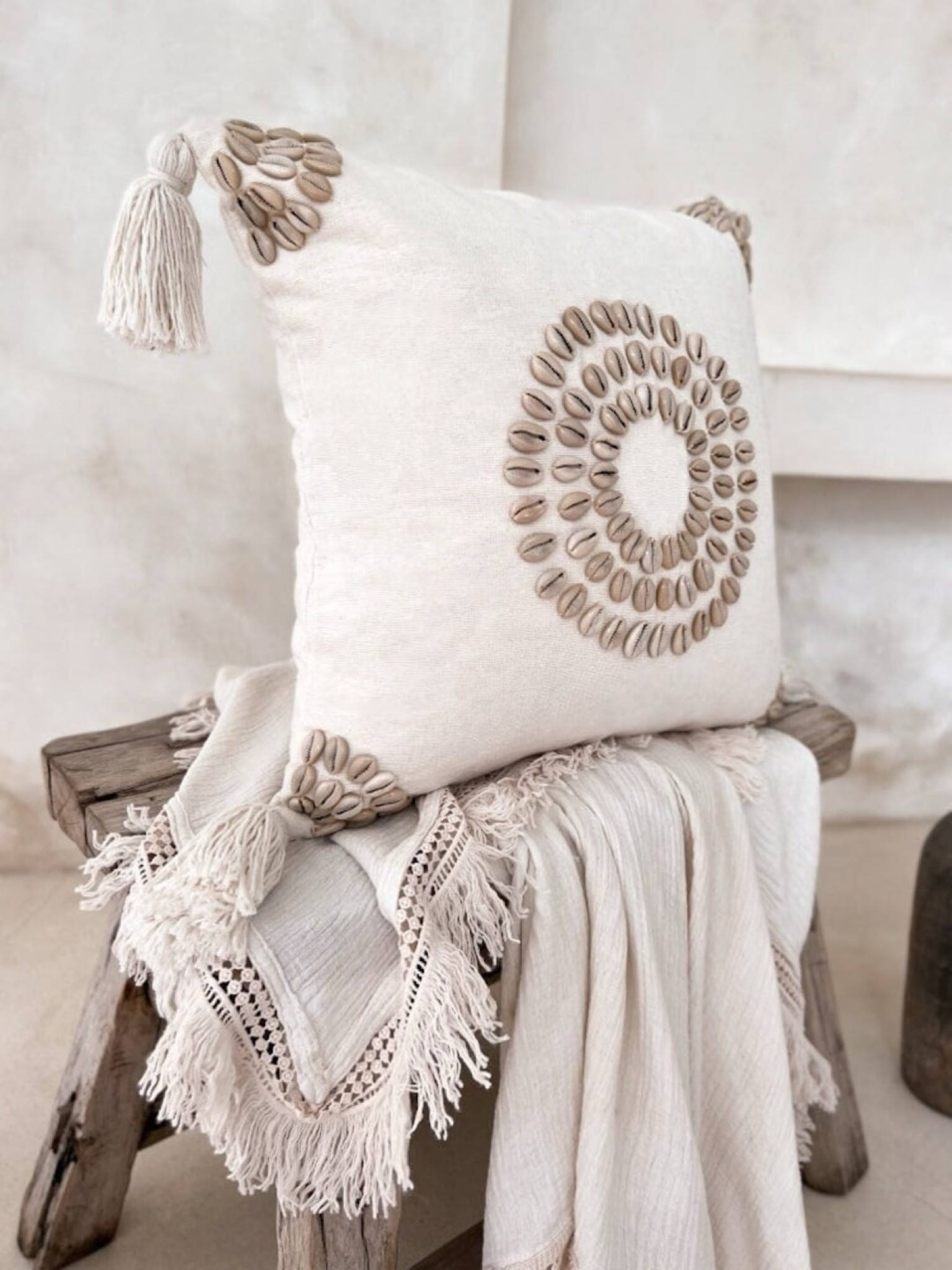 Handmade Cushion Cover | Funda de cojín hecha a mano | Bali Style
#handmade #bohocushion

#LTKhome #LTKeurope #LTKgiftguide