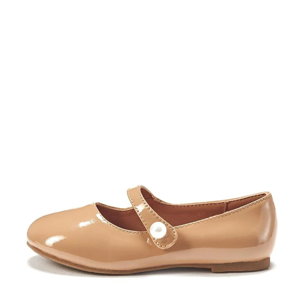Elin Beige | Age of Innocence