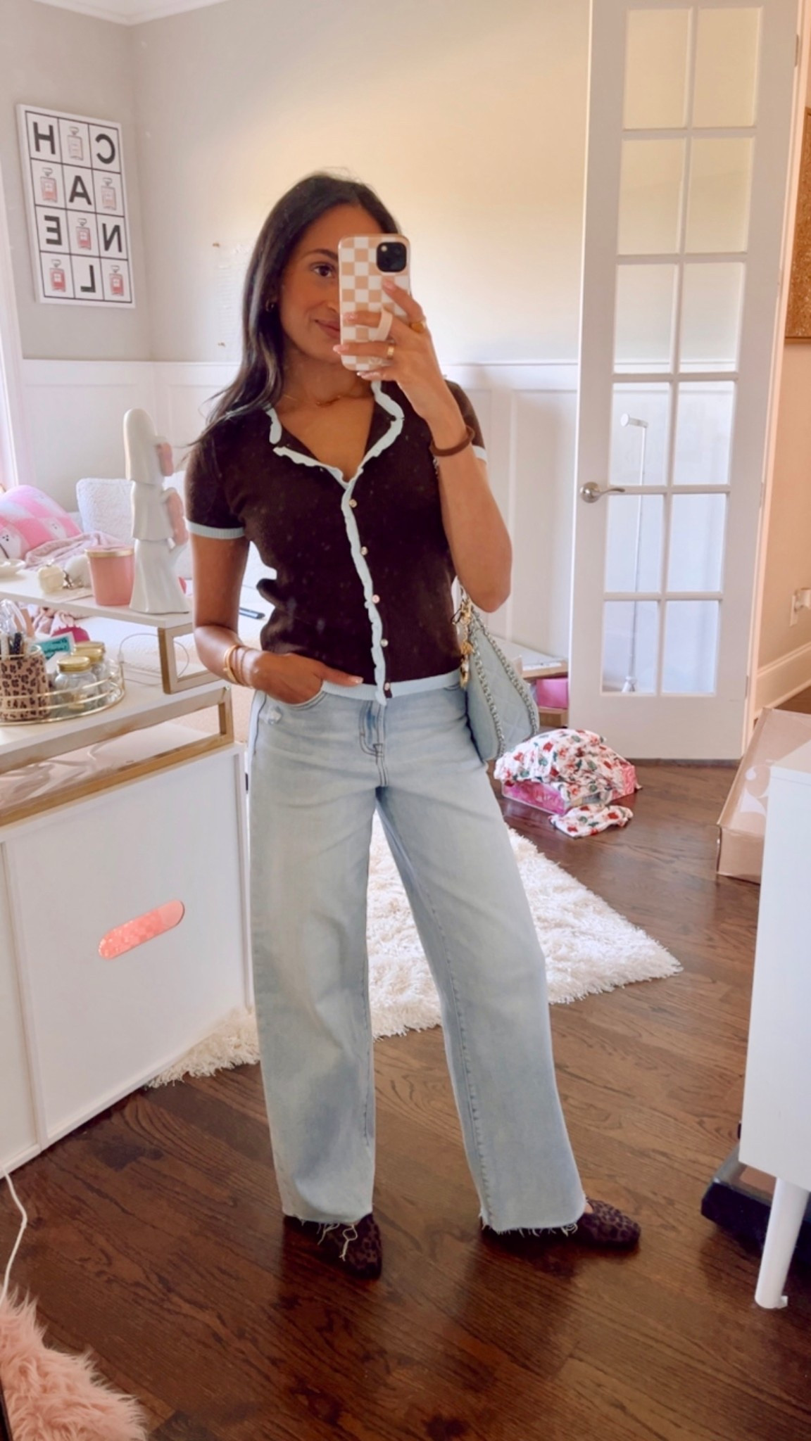Wide leg jeans
Chocolate brown
Fall outfit 
Dad jeans 
Logan jeans
Leopard mesh ballet flats
Wearing 24 in jeans


#LTKFindsUnder50 #LTKPetite #LTKStyleTip