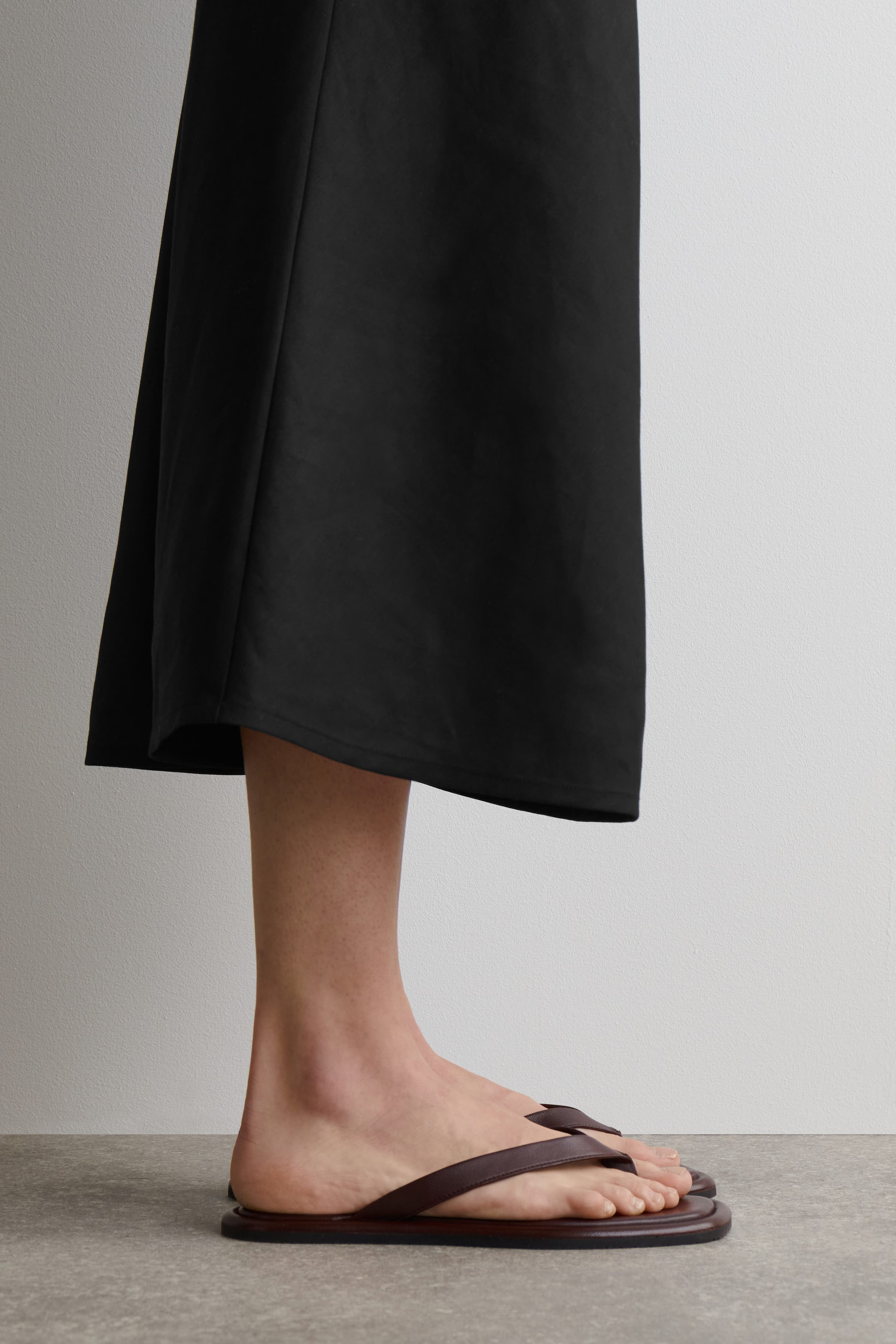 FLIP-FLOPS AUS LEDER - BURGUNDERROT | COS | COS (EU)