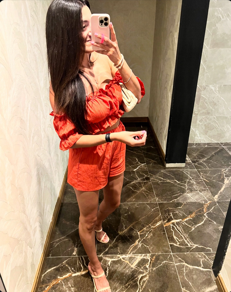 The perfect vacation outfit!! Stretchy, cute, comfortable and under $15! 🤩  