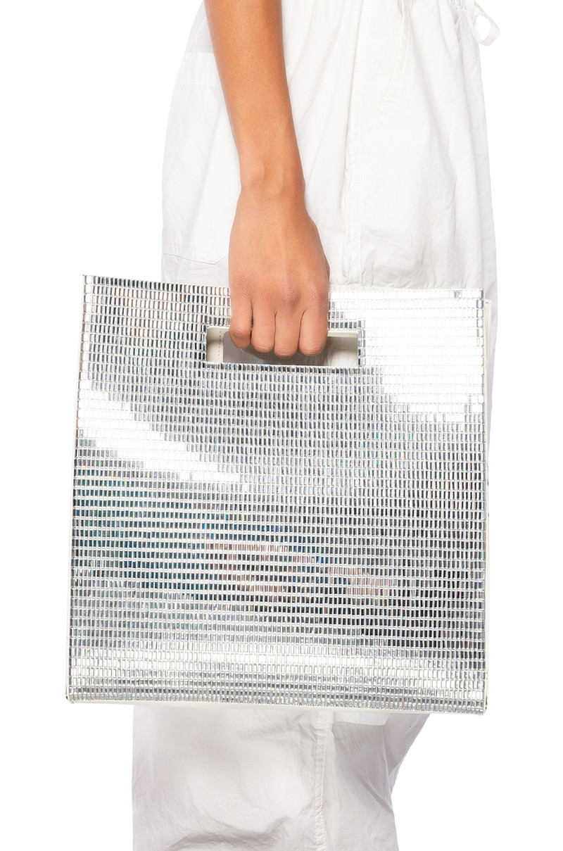 FEELS RIGHT OVERSIZED CLUTCH | AKIRA