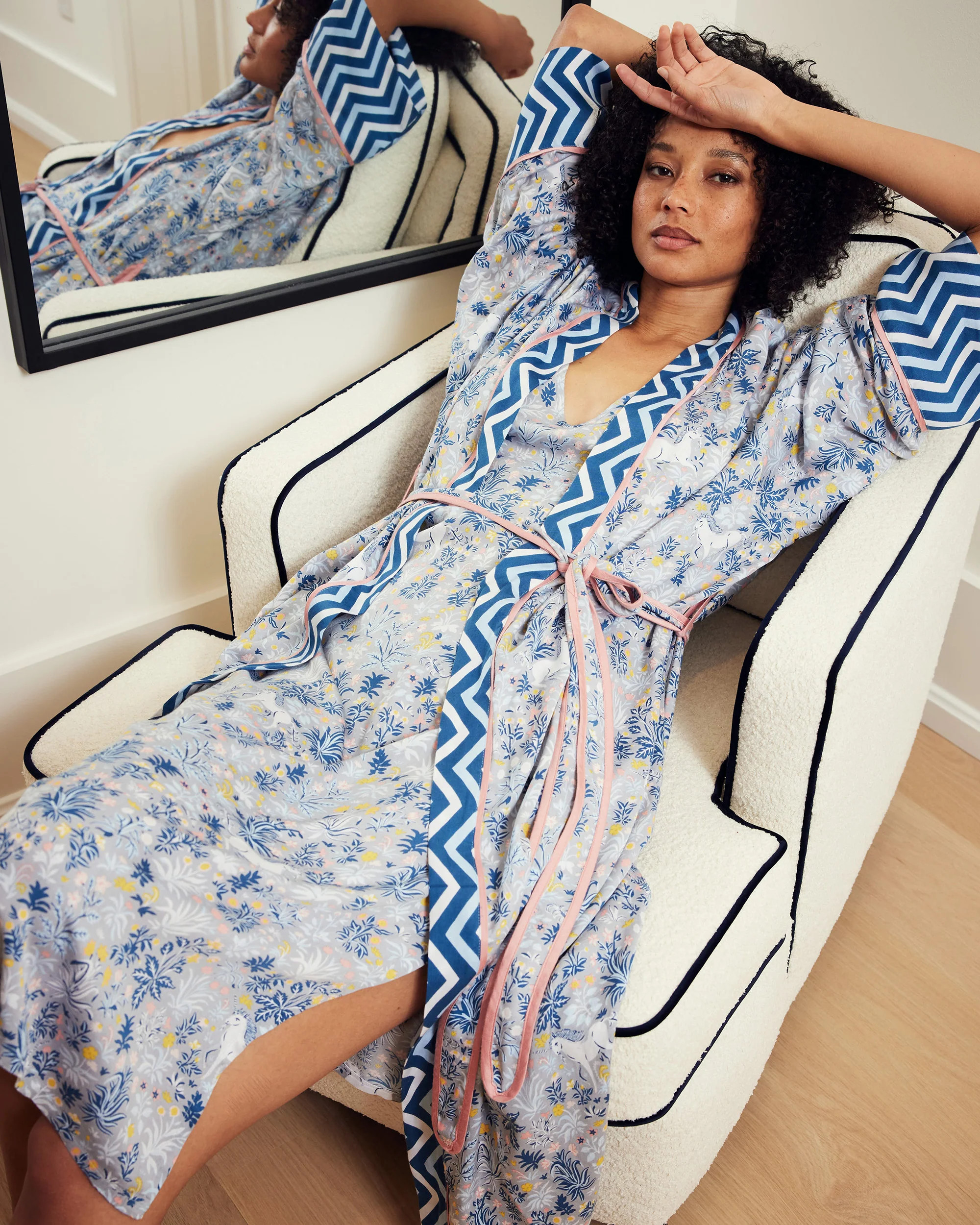 Unicorn's Garden - Satin Robe - Silver | Printfresh