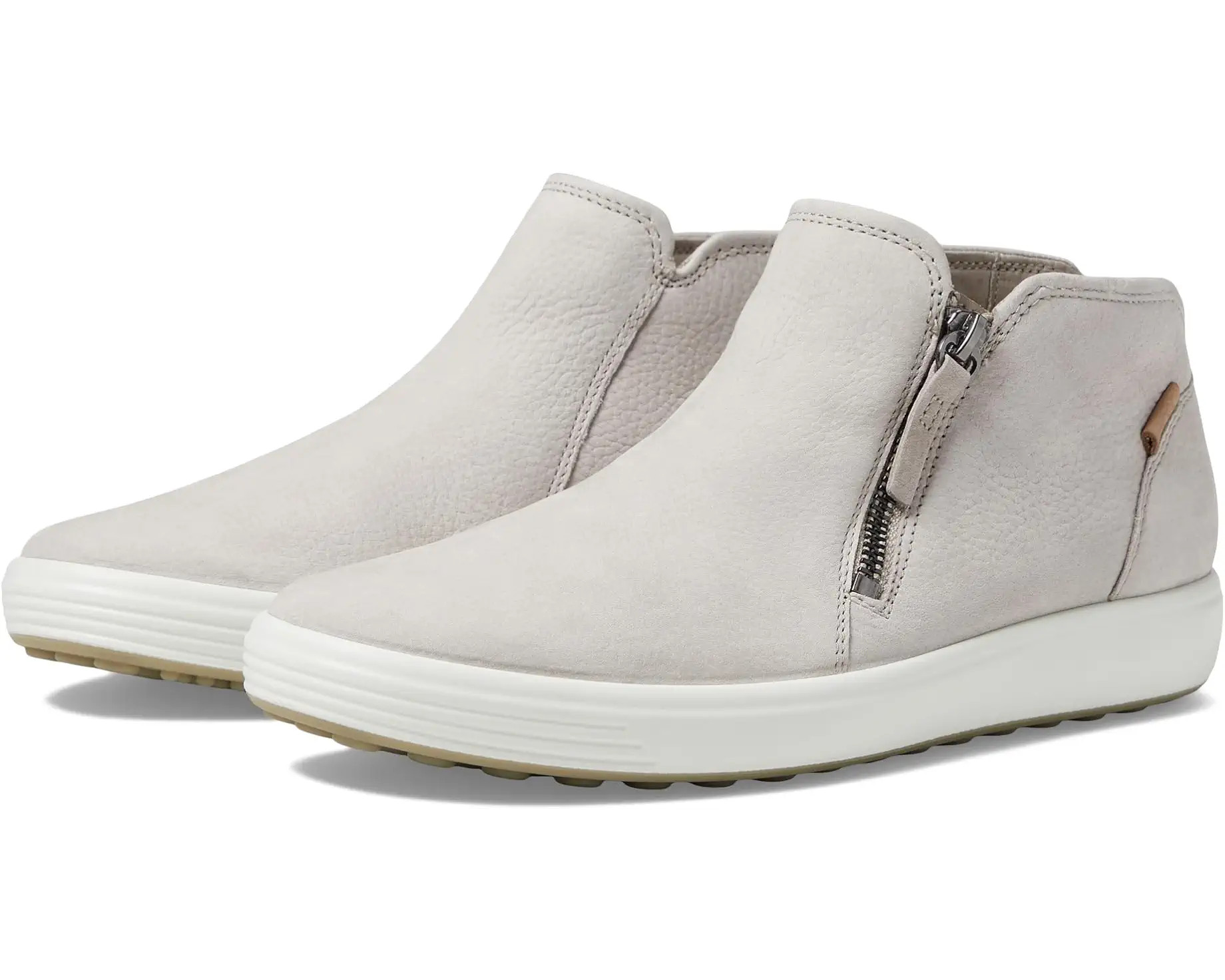 Soft 7 Low Cut Zip Bootie | Zappos