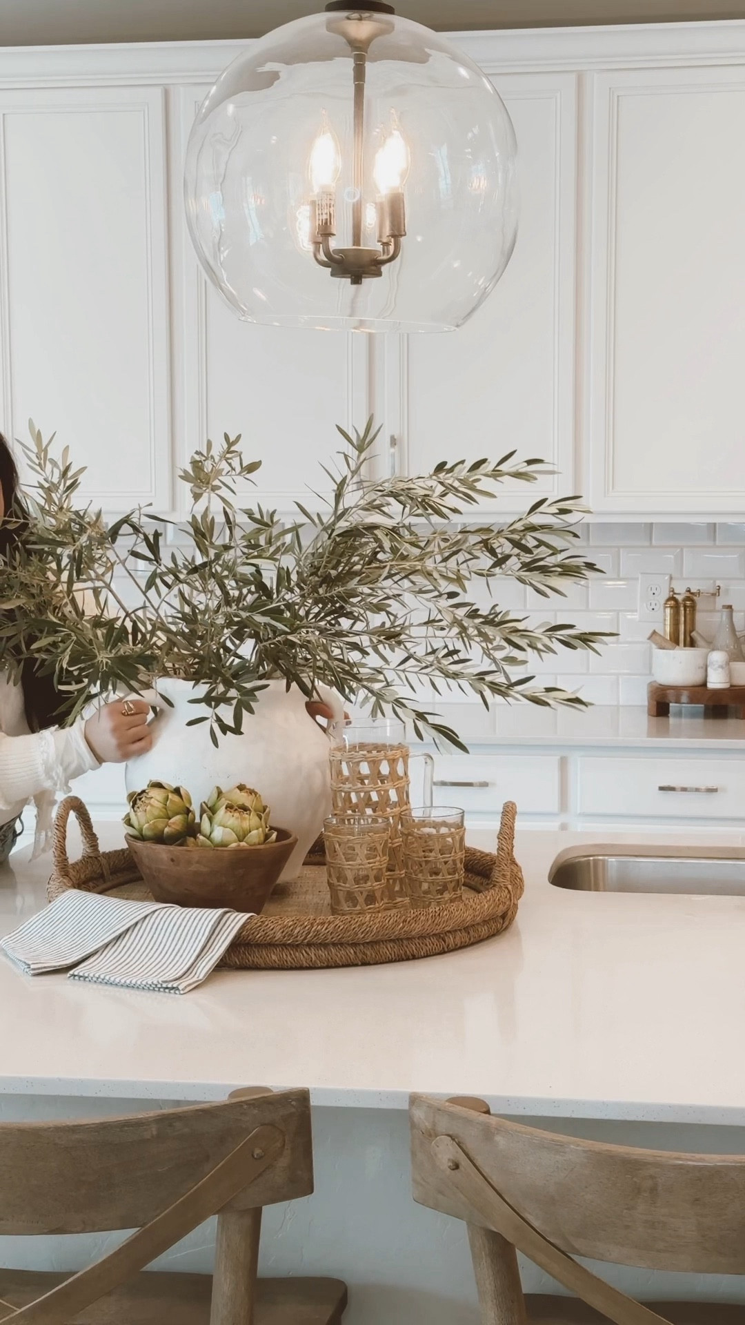 Kitchen and Dining Home Decor - Tray Decor - Coffee table decor - white vase - anthro pot - Anthro mirror - natural wood table 

#LTKVideo #LTKhome #LTKstyletip