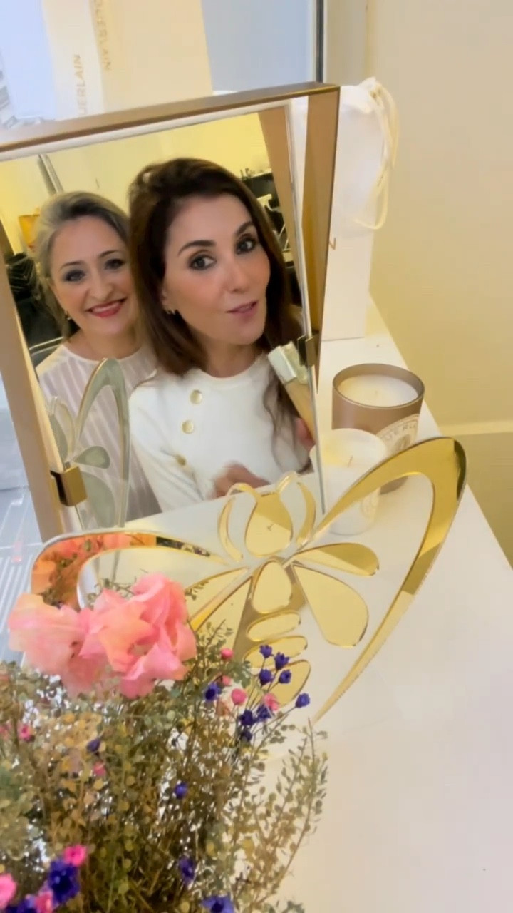 Vamos falar sobre o novo Double Sérum Avançado Guerlain de Abeille Royale? Quando estive em São Paulo em setembro, minha amiga @giselemagatti treinadora da marca aqui no Brasil, me contou tudo sobre essa novidade. Como estamos no meio de uma Black Friday e ele JÁ ESTÁ COM DESCONTO, assistam e corram pra pegar o de vocês. Vou colocar o link nos stories 🐝💛 #skincare #abeilleroyale #guerlain #guerlainbrasil #dicasdebeleza

#LTKbeauty