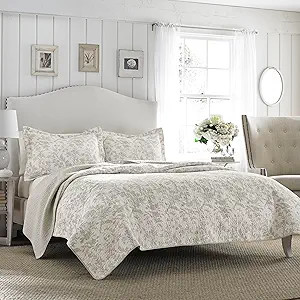 Laura Ashley Home - King Quilt Set, Cotton Reversible Bedding with Matching Shams, Home Decor for... | Amazon (US)