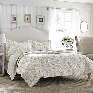 Laura Ashley Home - King Quilt Set, Cotton Reversible Bedding with Matching Shams, Home Decor for... | Amazon (US)