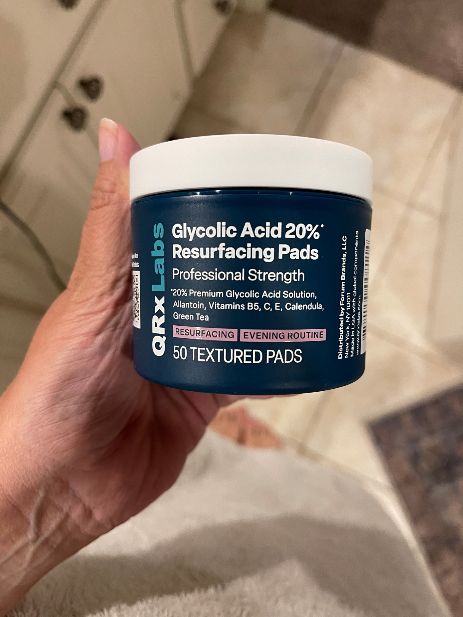 Okay these pads are magic. I use one at night after cleansing and my face feels so smooth the next morning—like legit baby skin. No irritation, no strong smell, just glowy results. If your skin’s feeling dull, you need these. 💫 #skincarefinds #declanspads #LTKbeauty #amazonbeauty #glowyskin