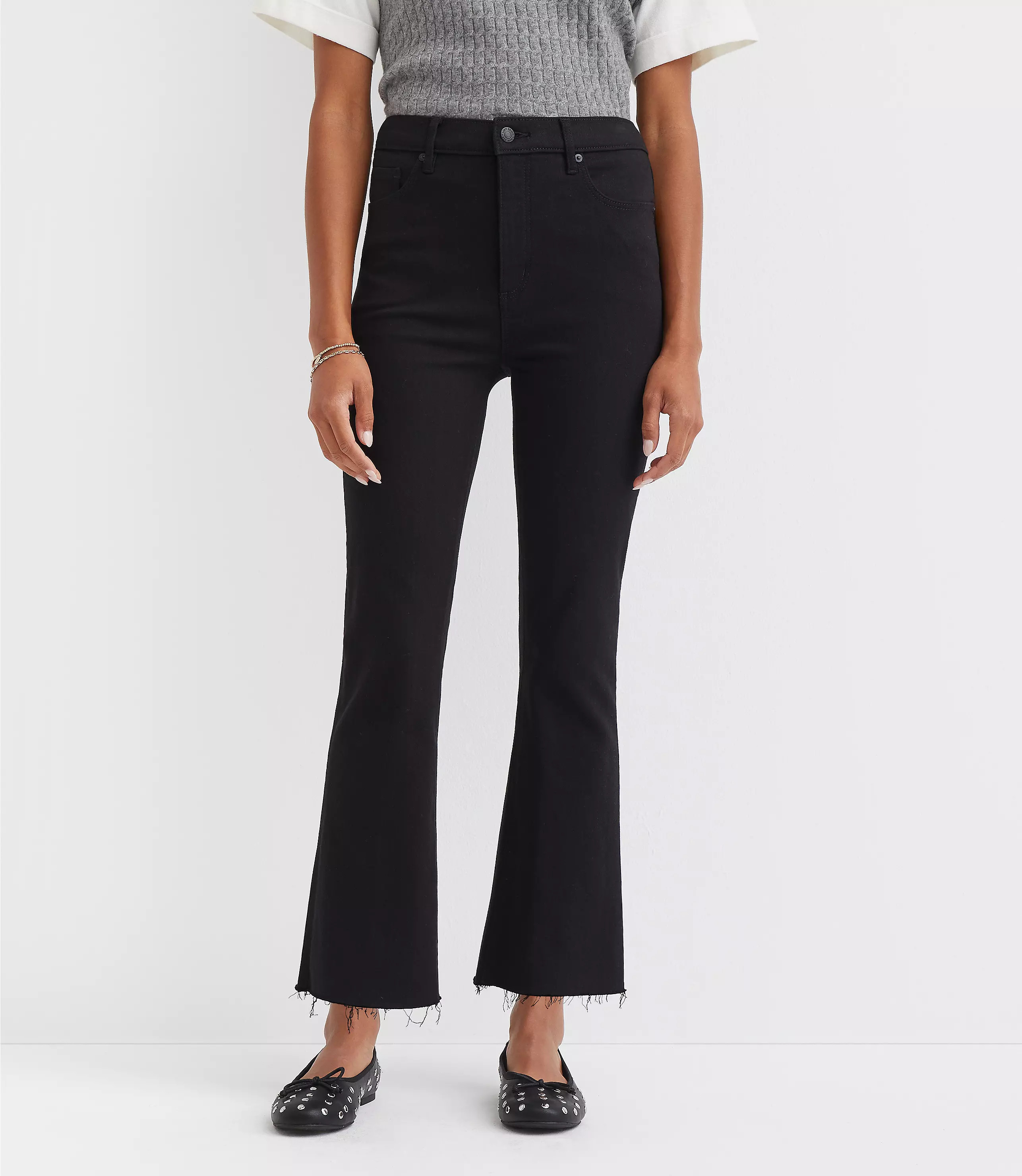 Curvy Fresh Cut High Rise Kick Crop Jeans in Jet Black Wash | LOFT