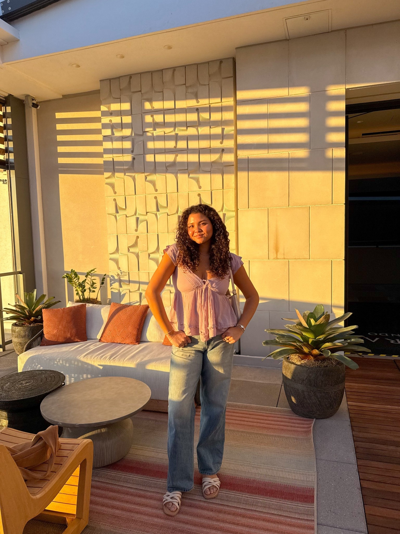 Hollister dinner party, casual galentines outfit🩷

#LTKootd #LTKValentine