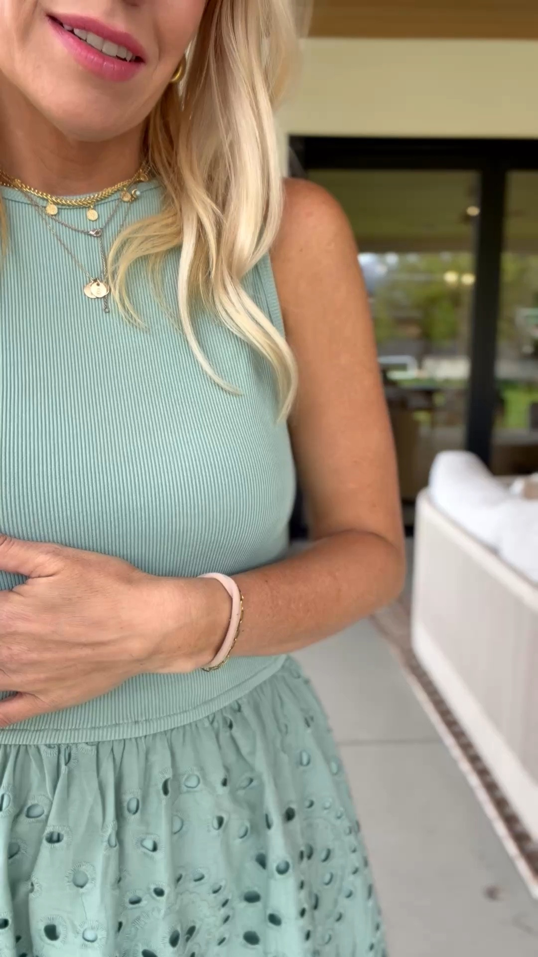 Wearing a size medium! Comes in so many good colors 