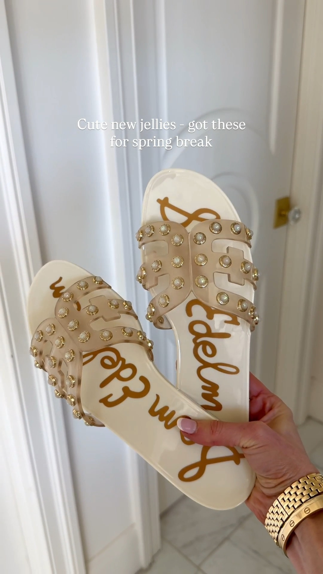 New jelly shoes for spring break and they’re a best seller this week!

#LTKootd