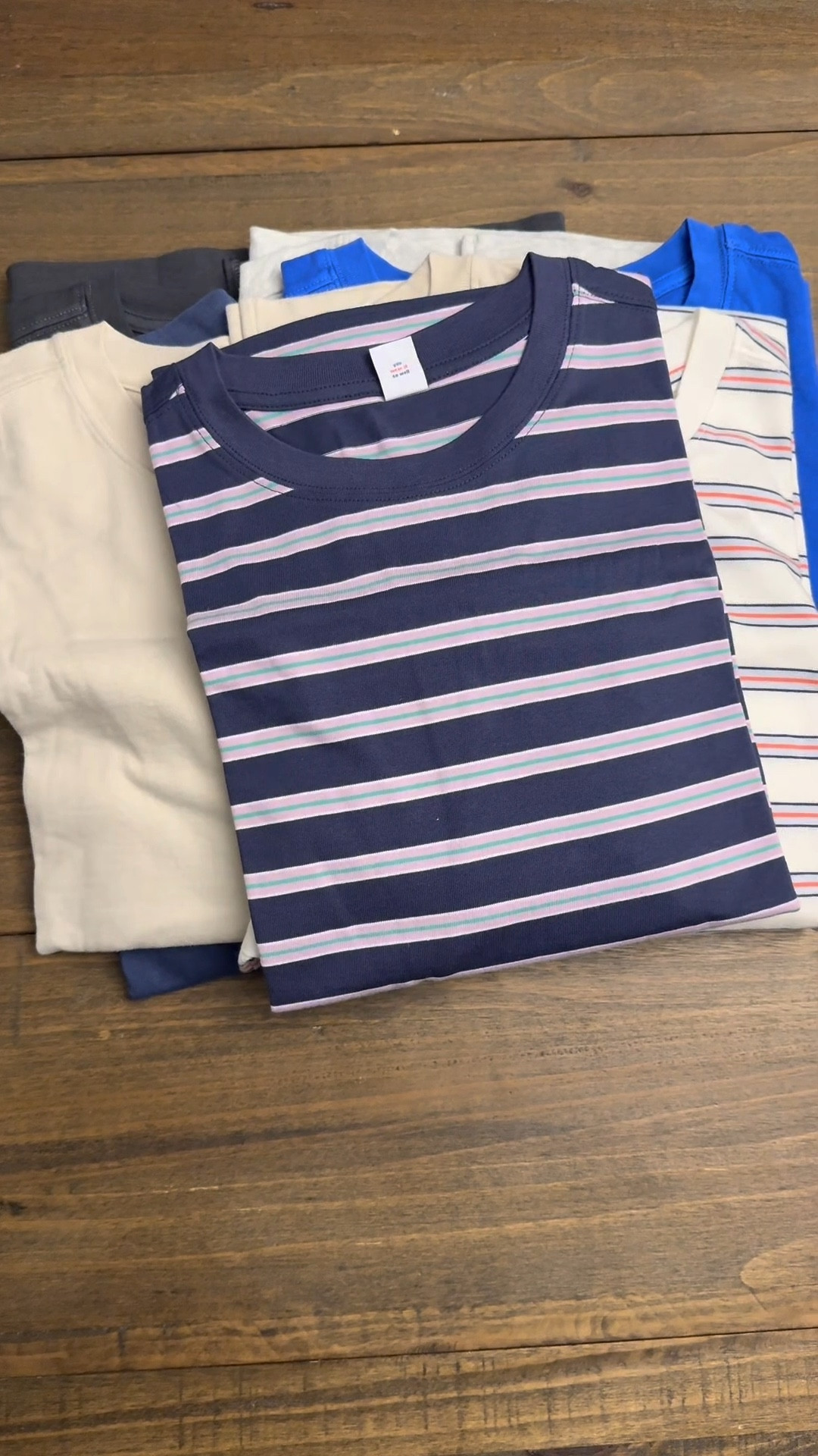 My go-to Old Navy vintage tees 🤍

I wear these constantly for teaching, casual days, and sporty outfits. They’re soft, simple, and super easy to style.

I size up for an oversized fit. True to size otherwise.

A staple in my everyday mom and teacher wardrobe.

#oldnavy #vintagetee #momstyle #teacherstyle #tshirt #casualoutfit 



#LTKmomlife #LTKWorkwear #LTKdayinmylife
