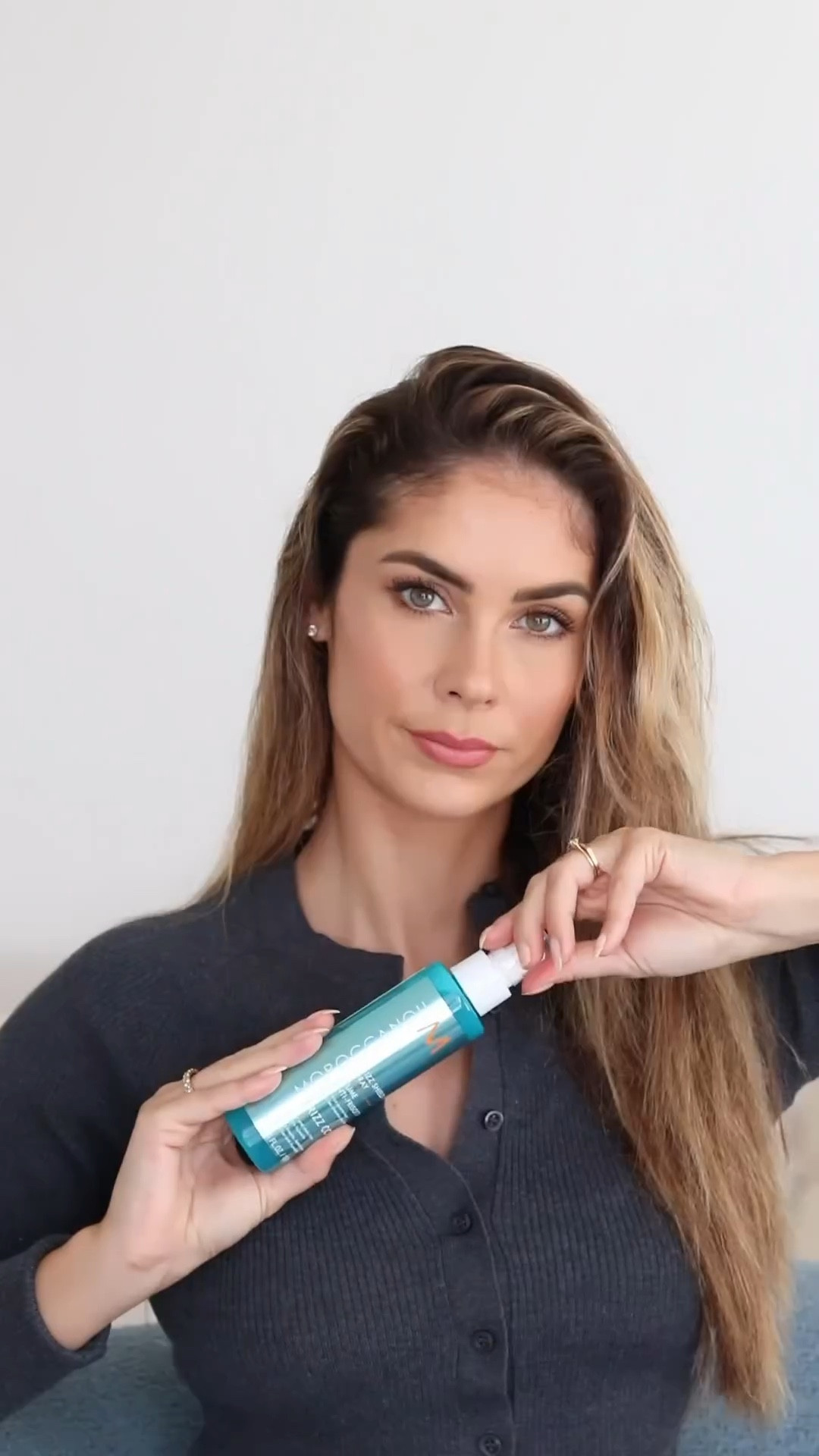 Brume anti-frisottis Moroccanoil, spray coiffant anti frisottis #Moroccanoil

#LTKbeauty