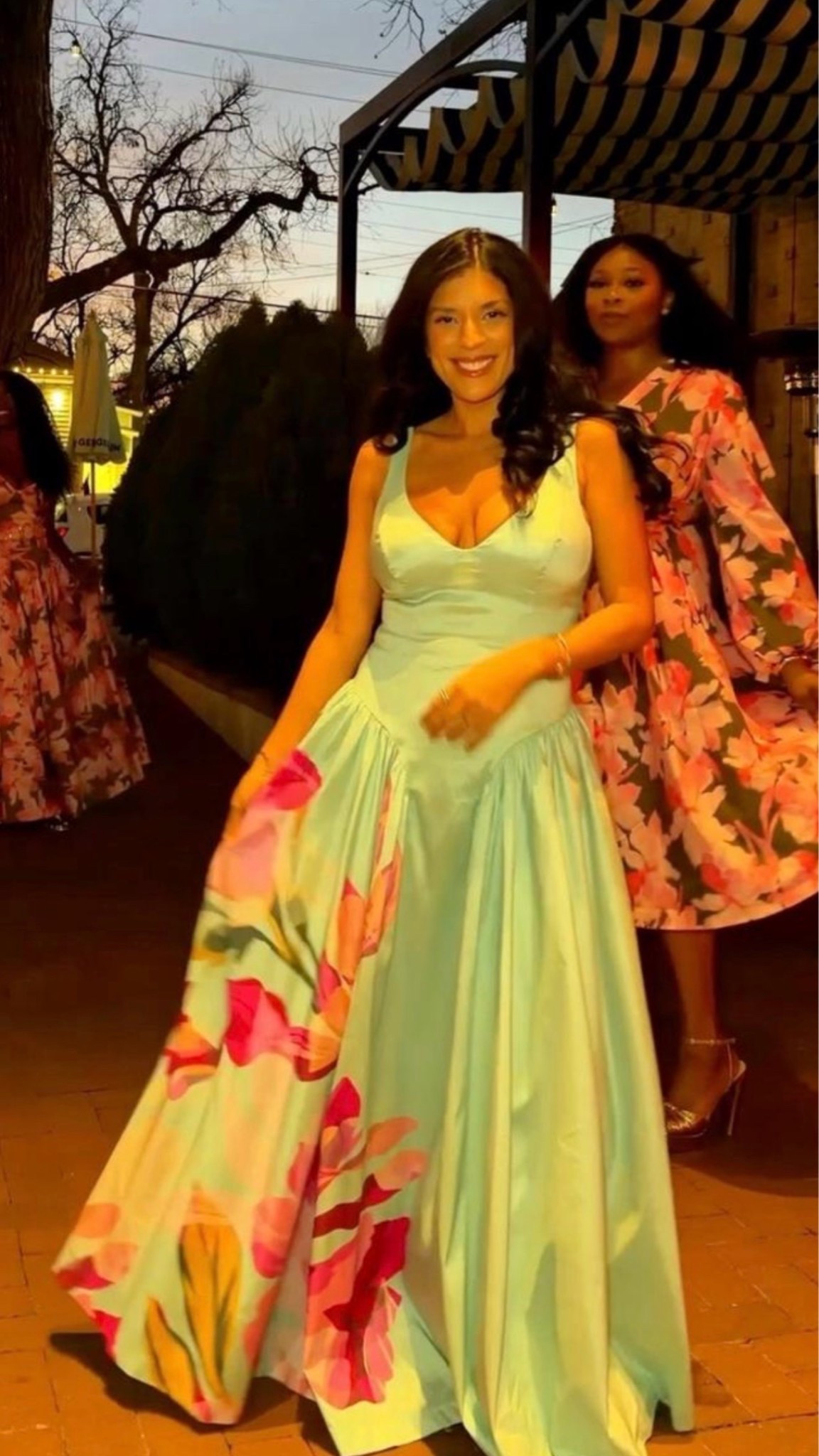This dress deserved its own moment. 💙 The color, the floral details, and the flow are everything. One of those looks that instantly makes you feel confident.

#springstyle #maxidress #floraldress #weddingguestdress #dressinspo #summerstyle #vacationstyle #femininestyle #ootd #styleinspo #fashionfinds #elegantstyle #dresslover #occasionwear #springfashion

#LTKdayinmylife #LTKstorytime #LTKootd