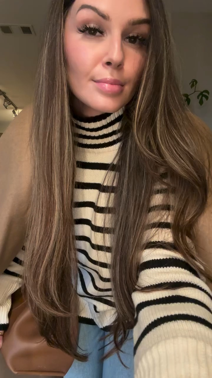 Wishing you all the happiest Thanksgiving!! 
Obsessed with my Thanksgiving fit 🤩 sweater and baggy jeans are from @luckybrand and they’re having a huge black Friday sale! Make sure to check out @couponology for extra savings! Check out my story for links to the whole fit 🤍