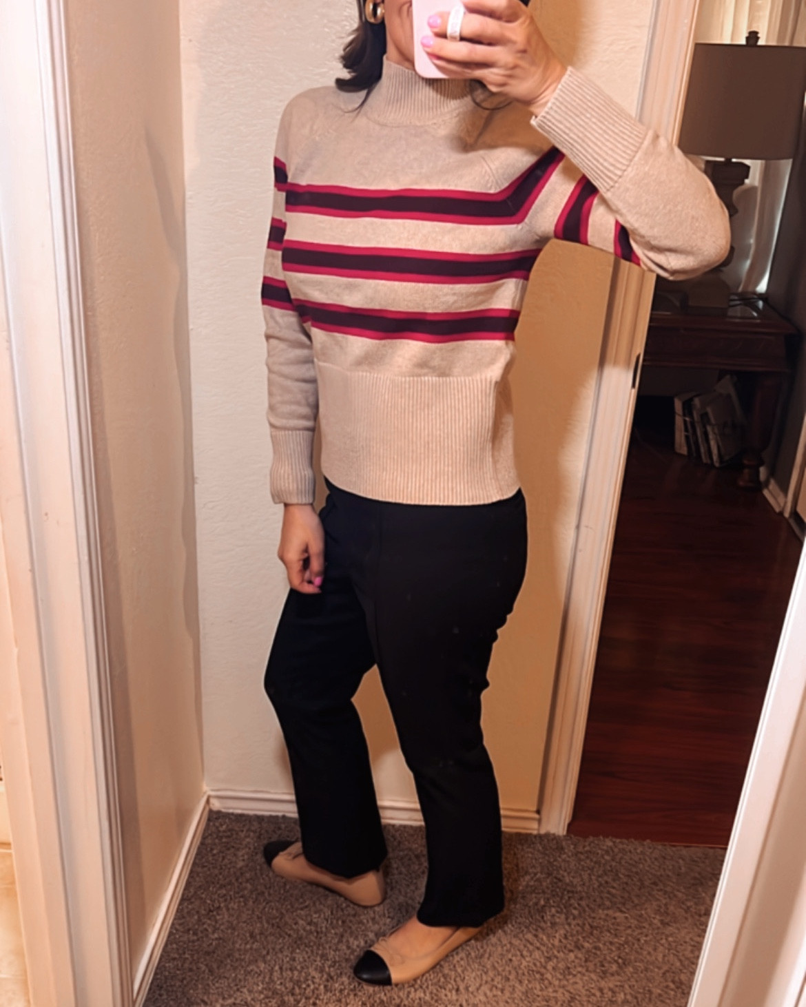 Cute sweater to pair with slacks or jeans! 

#LTKSeasonal #LTKWorkwear