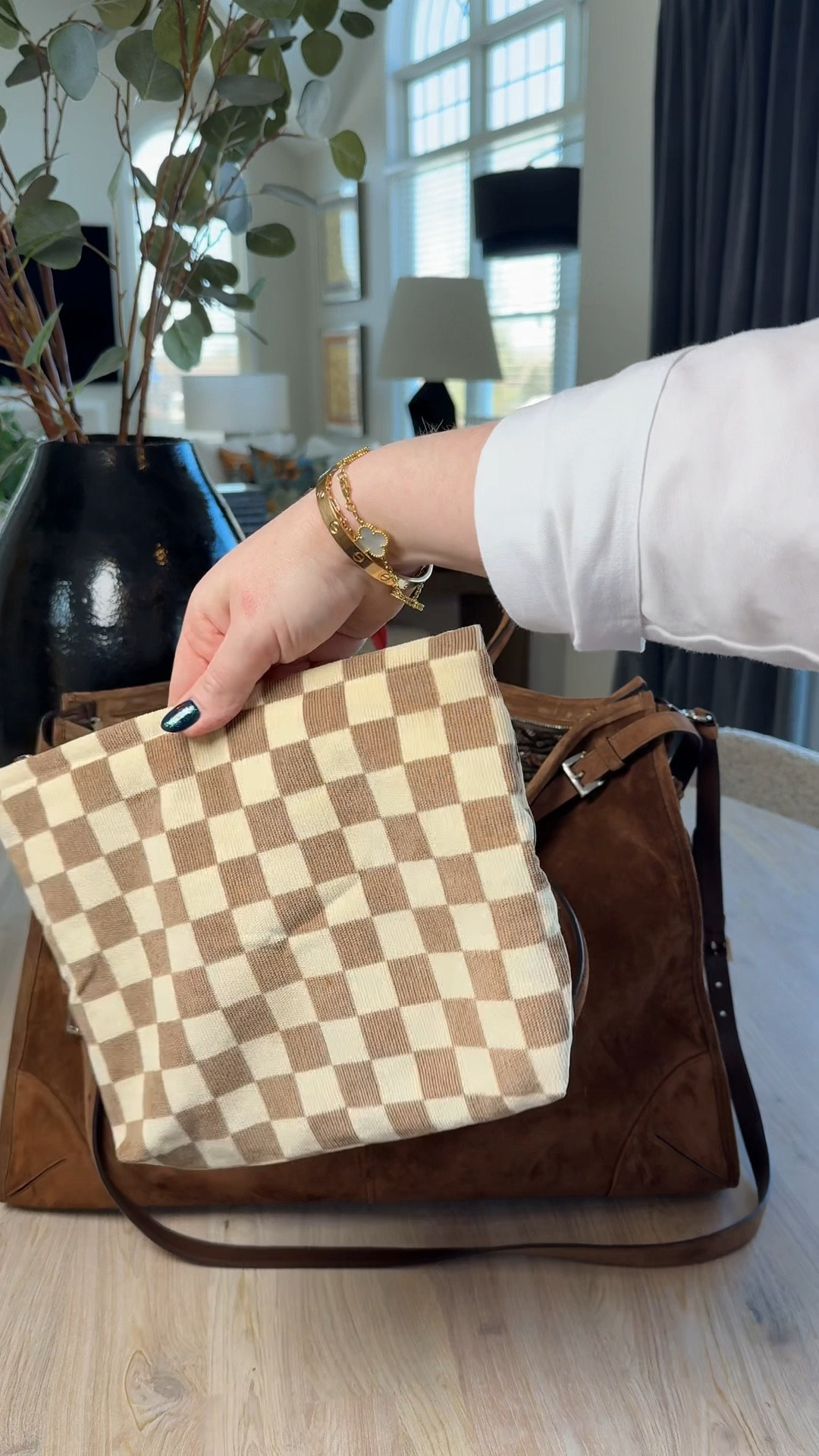 Perfect size zip pouch for all my computer accessories ✨💻 this the color light latte!