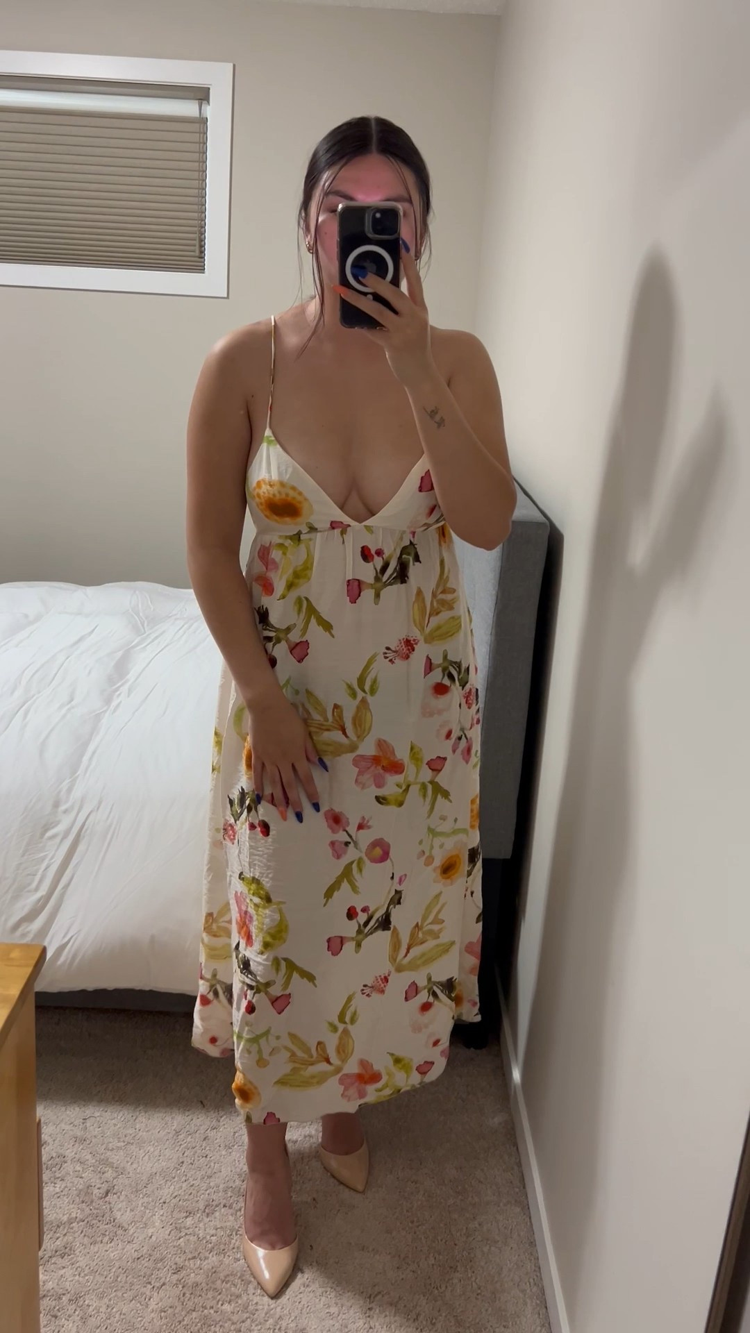 A beautiful maxi sundress. I love the v-neck and tie back detail 

#LTKsummer #LTKdresses #LTKstyletip