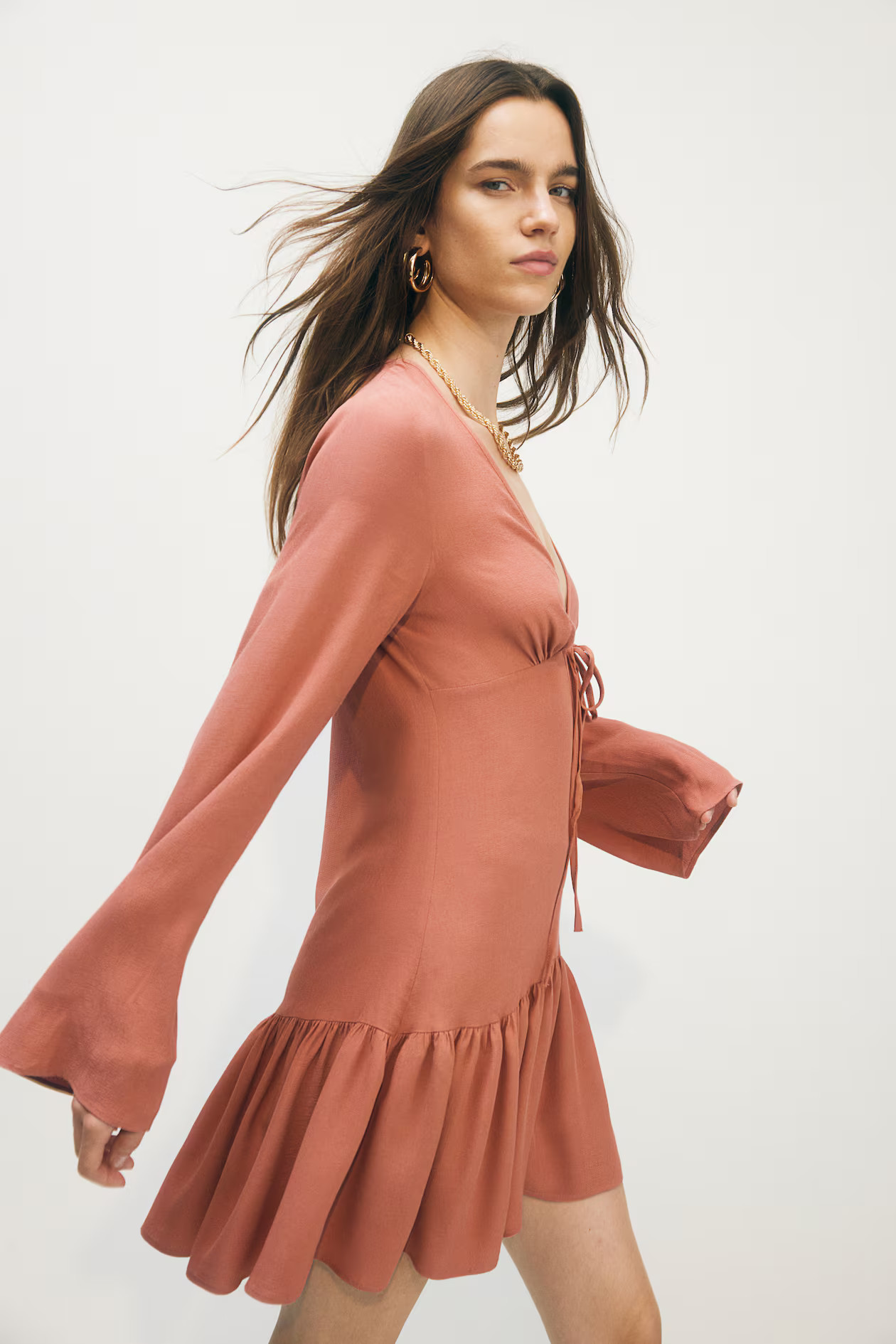 V-Neck Dress - Low-cut Neckline - Long sleeve - Dusty red - Ladies | H&M US | H&M (US + CA)