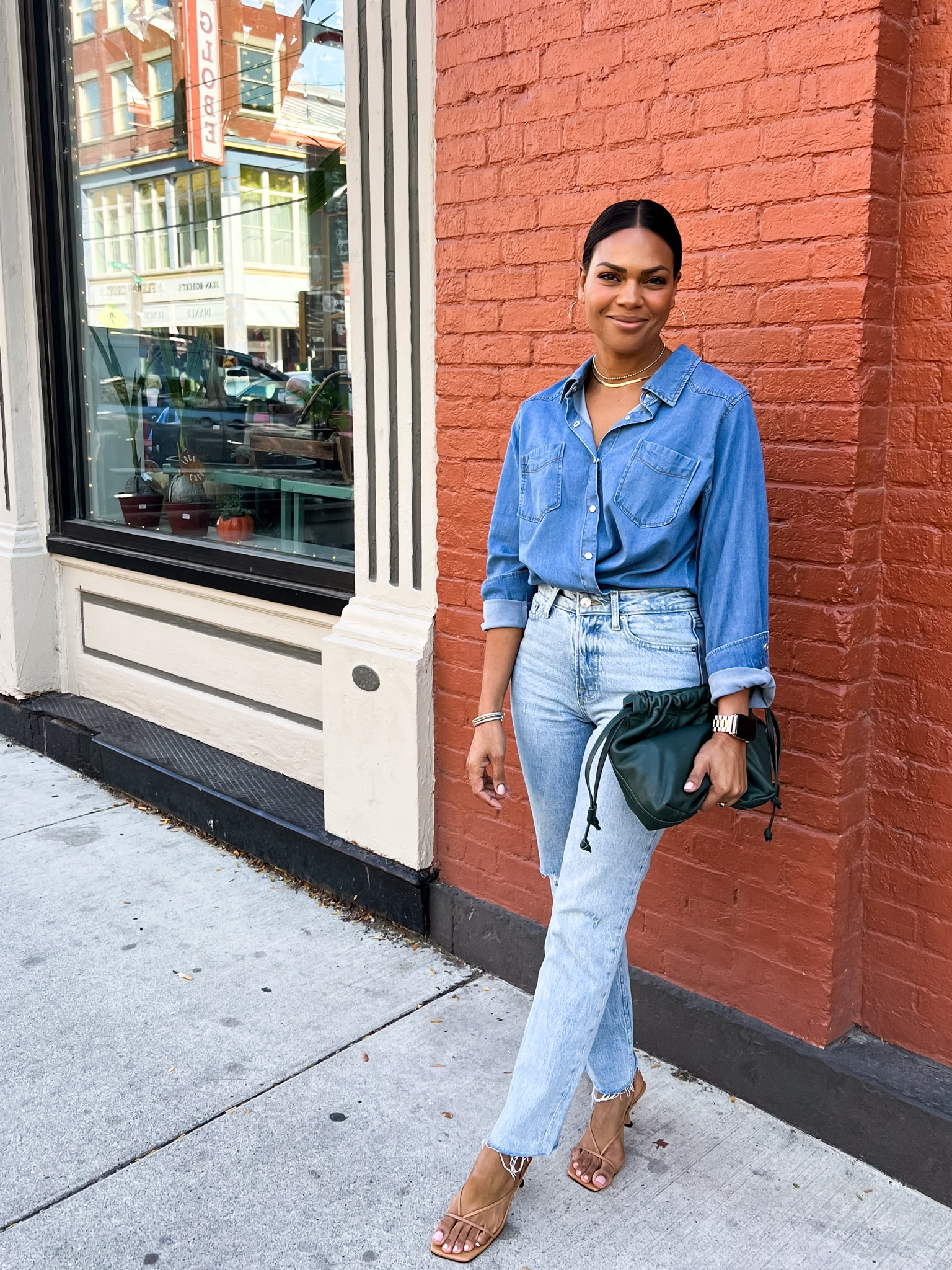 This is actually comical because today was the official end to fake fall in the beginning of real fall- I had to scrape ice off the windshield lol. Either way, a Canadian tuxedo looks cute all year round!