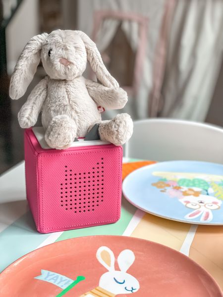 Kids Easter table entertainment with the Steiff x Tonies Hoppie rabbit. Order now in time for Easter with Amazon prime! 