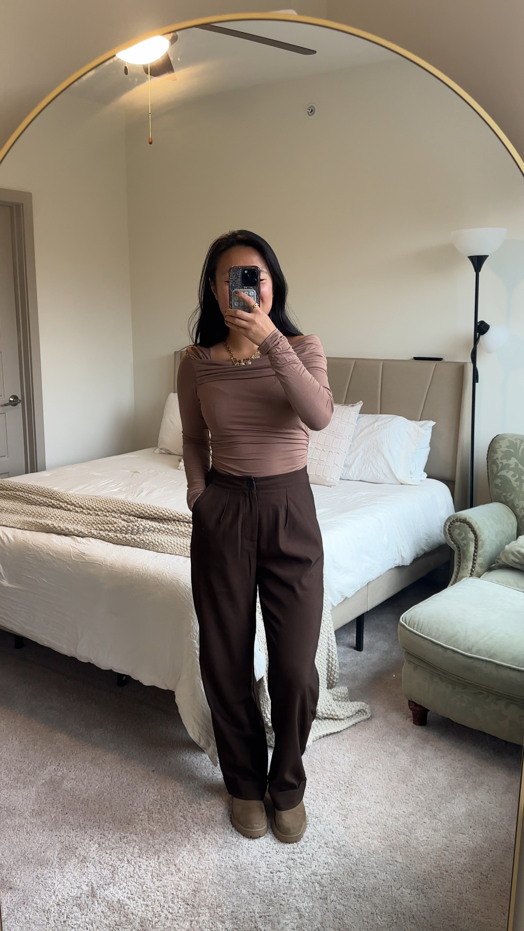 obsessed with everything about this top & these pants!!

#LTKHoliday #LTKWorkwear #LTKSeasonal