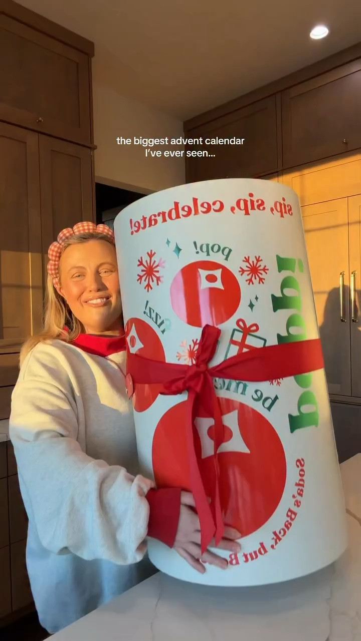 Is it too late for advent calendars?? I have one more I just got today !! 🤣🎄 #adventcalendar #unboxing