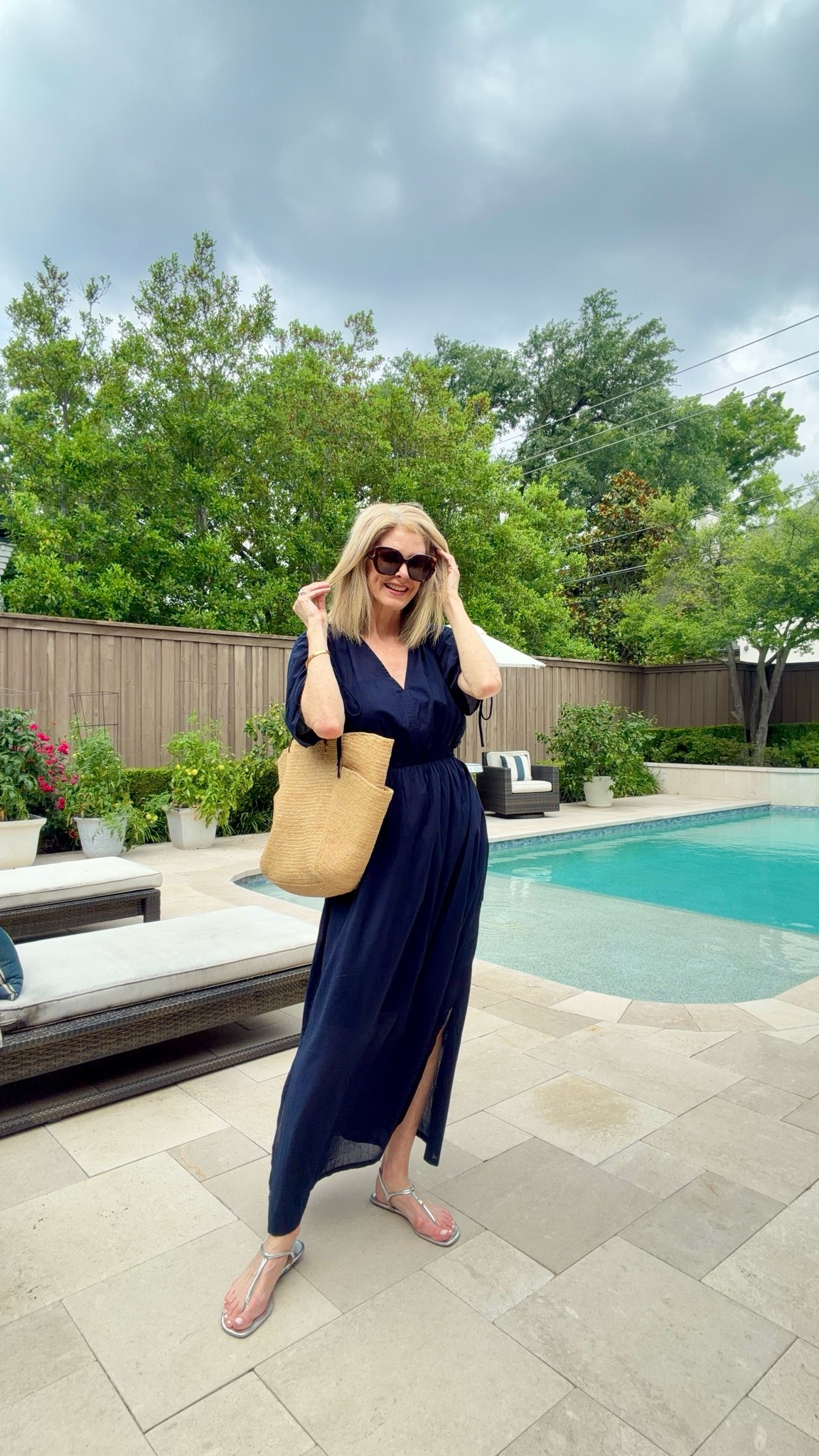 Chic navy dress for spring. Size S

#LTKootd #LTKOver40 #LTKTravel