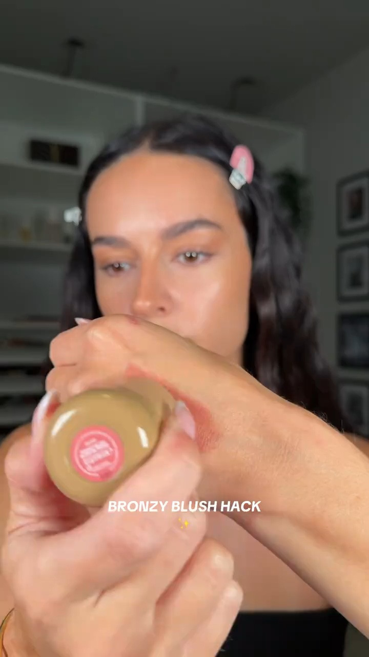 How to elevate your blush✨would you try this? #makeup #makeuphack #blush #blushhack #rhode #rhodehack #makeuptutorial #makeuptips #makeuptiktok