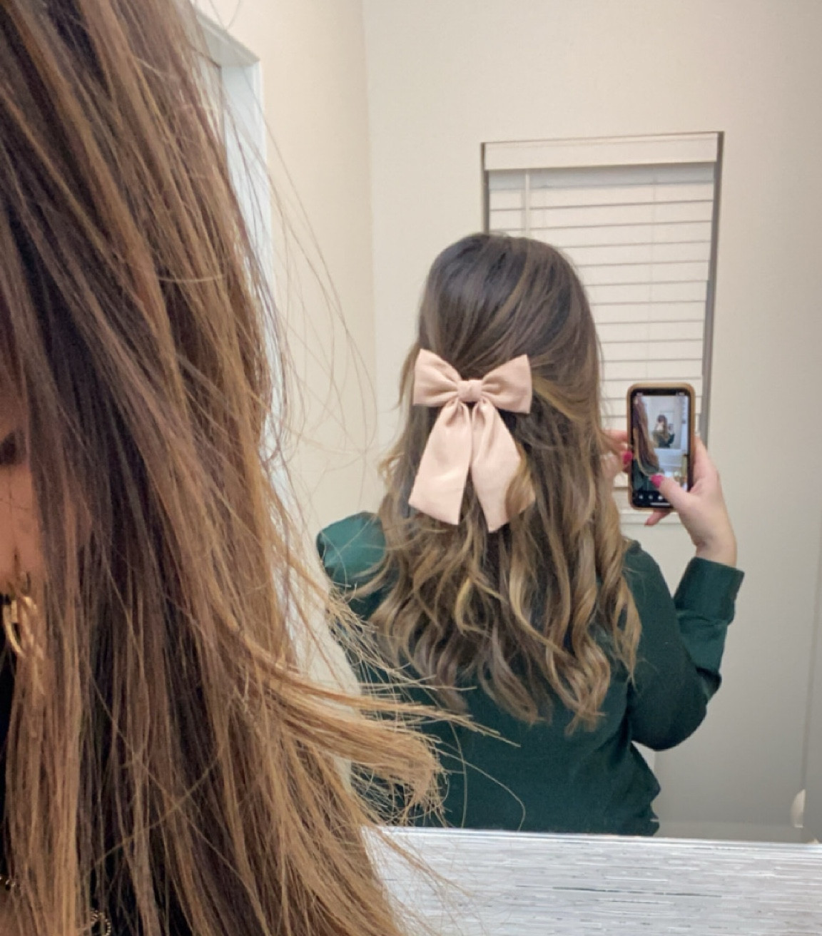 Simple winter hairstyle with hair bow barrette 🎀

#LTKSeasonal #LTKStyleTip #LTKBeauty