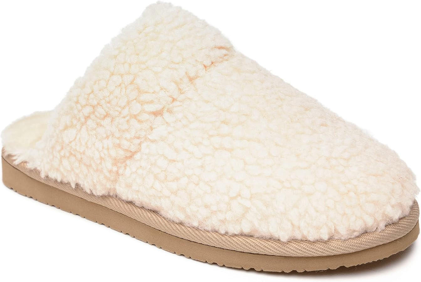 Minnetonka Women's Chesney Scuff | Amazon (US)