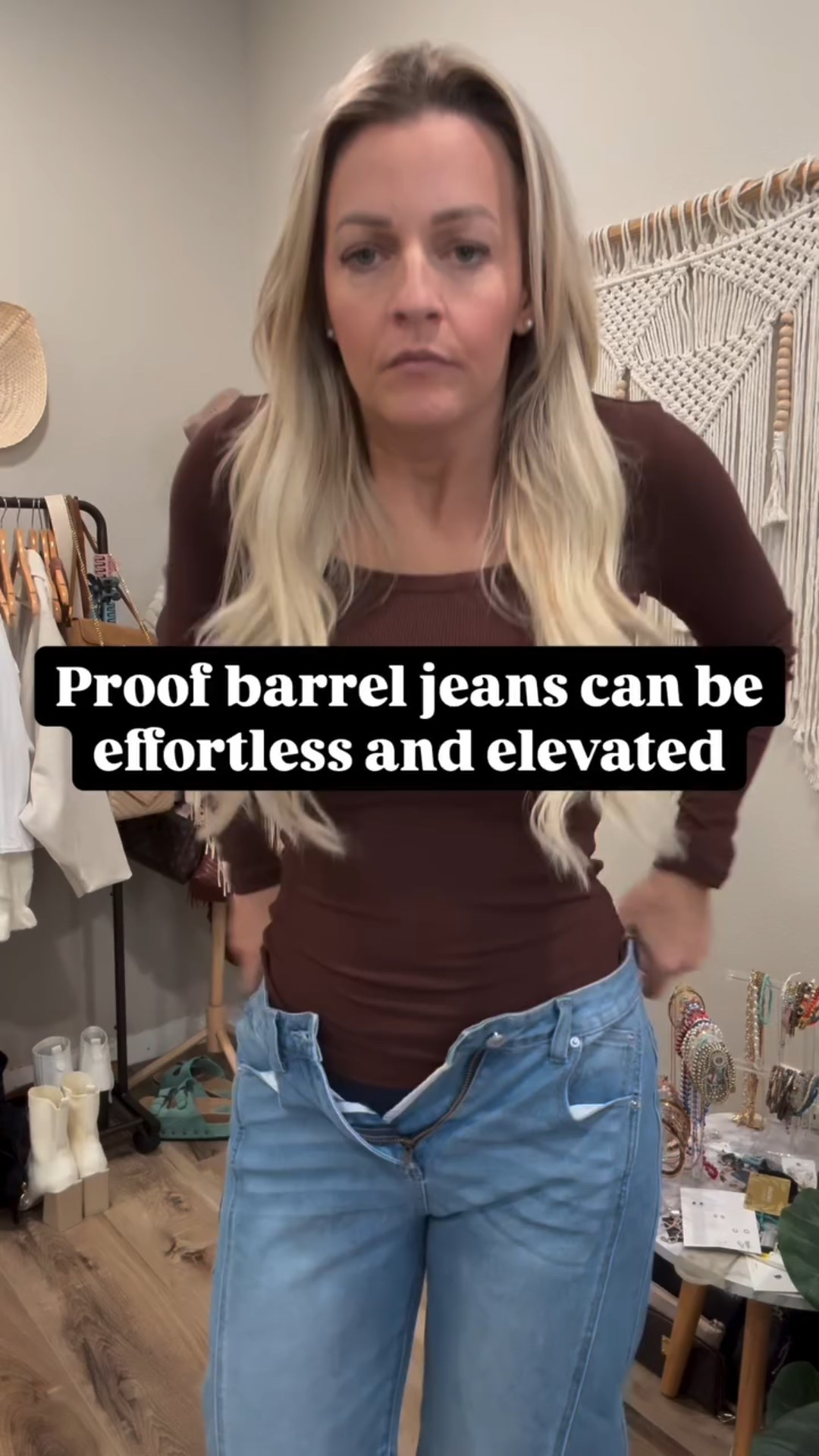 Proof barrel jeans can be effortless and elevated
#barreljeans #jeans #outfit #falllooks #cardigan #christmasgiftideas