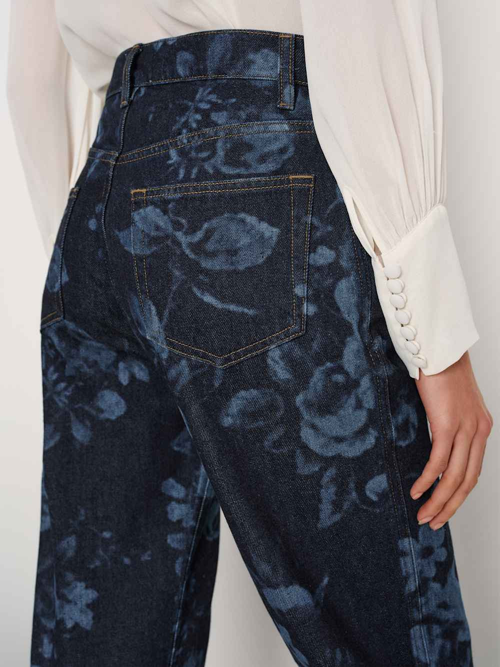 Val 90s Mid Rise Straight Jeans | Reformation (Global)