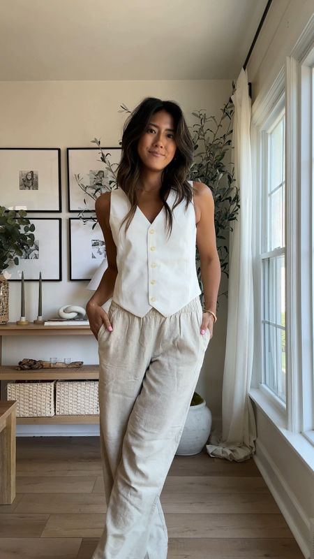 A casual chic spring/summer outfit featuring these really good linen pants! 
They are on sale right now! Comes in many colors - fits TTS. #linenpants # summerstyle #summerbasics #oldnavy #momstyle #styleinspo 

#LTKStyleTip #LTKOver40 #LTKFindsUnder50