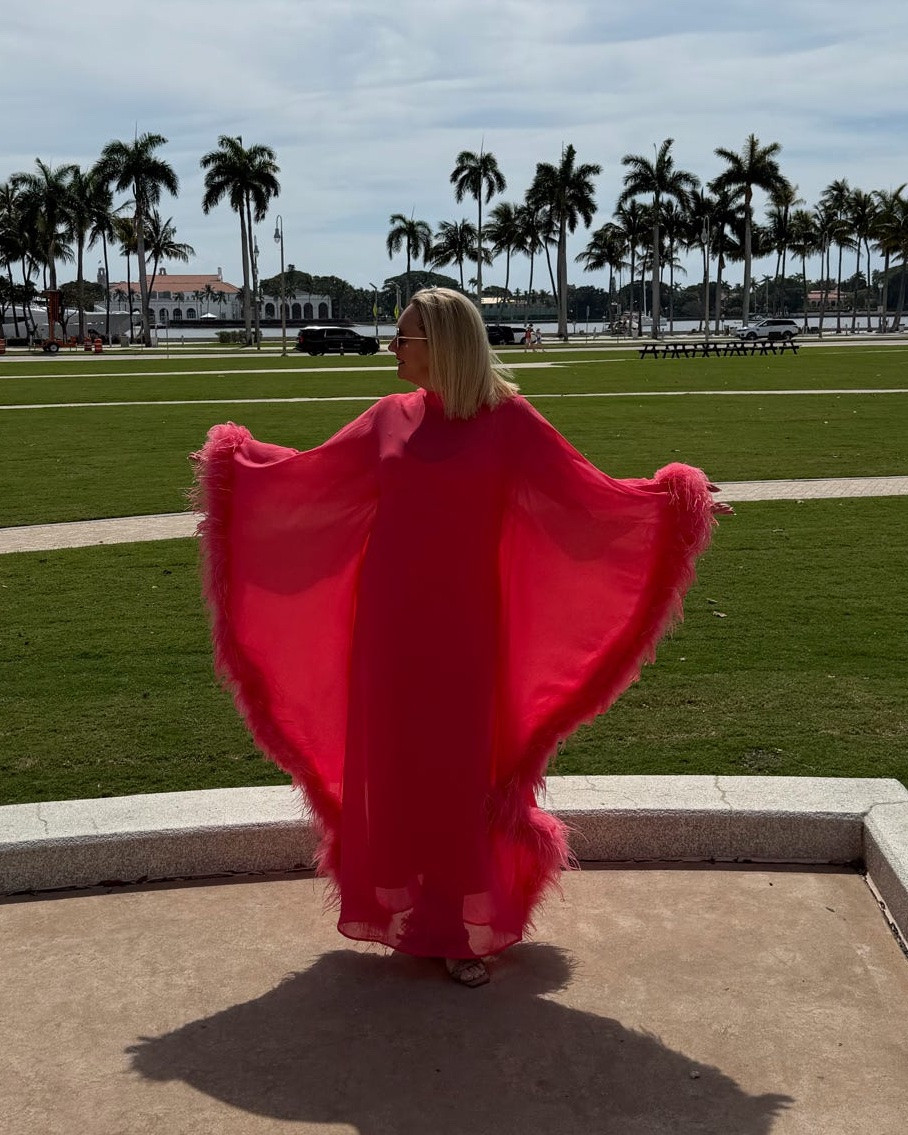 OBSESSED!!! This dress is a MOMENT!

If you are looking for the perfect spring dress for a date night, as a wedding guest, or any event that you want to feel like the main character… Look no further this dress everything! It comes in several colors and is beyond flattering. I am wearing a medium for reference.

Feel free to message me if you have any questions at all!￼

#LTKMidsize #LTKootd #LTKWedding